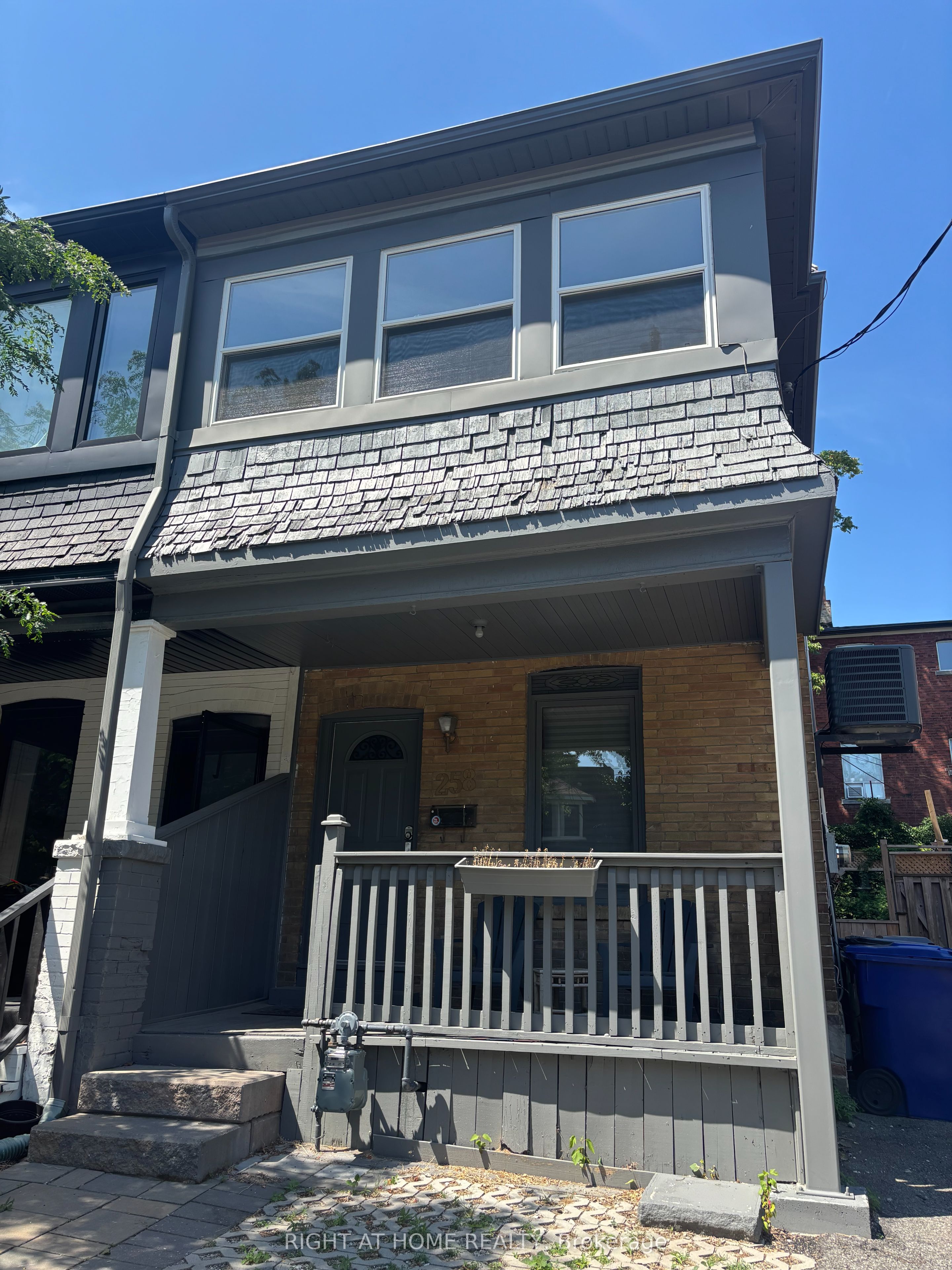 258 Howland Avenue, Toronto, ON M5R 3B6 photo 2