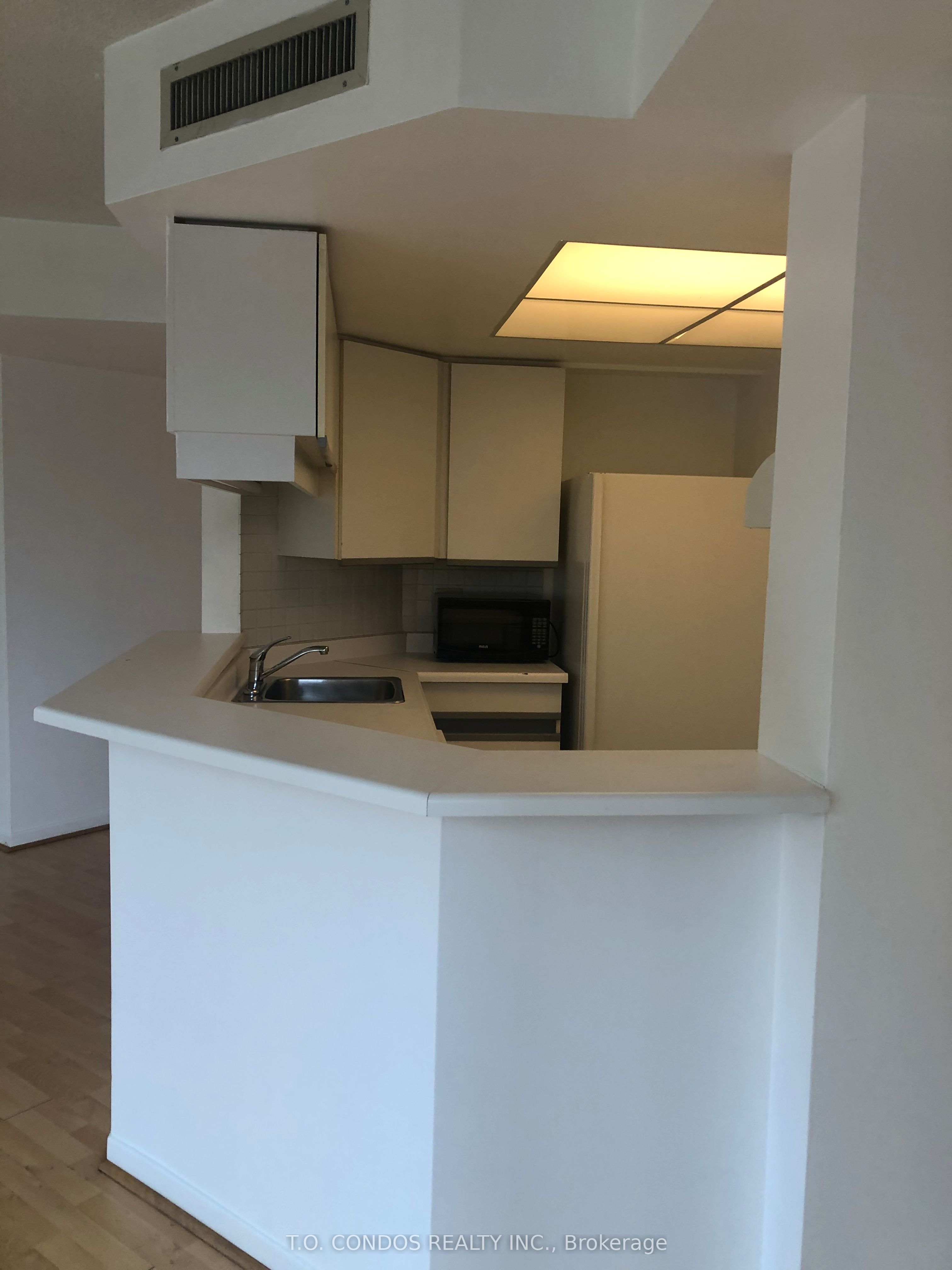 1001 Bay Street 404, Toronto, ON M5S 3A6 photo 4