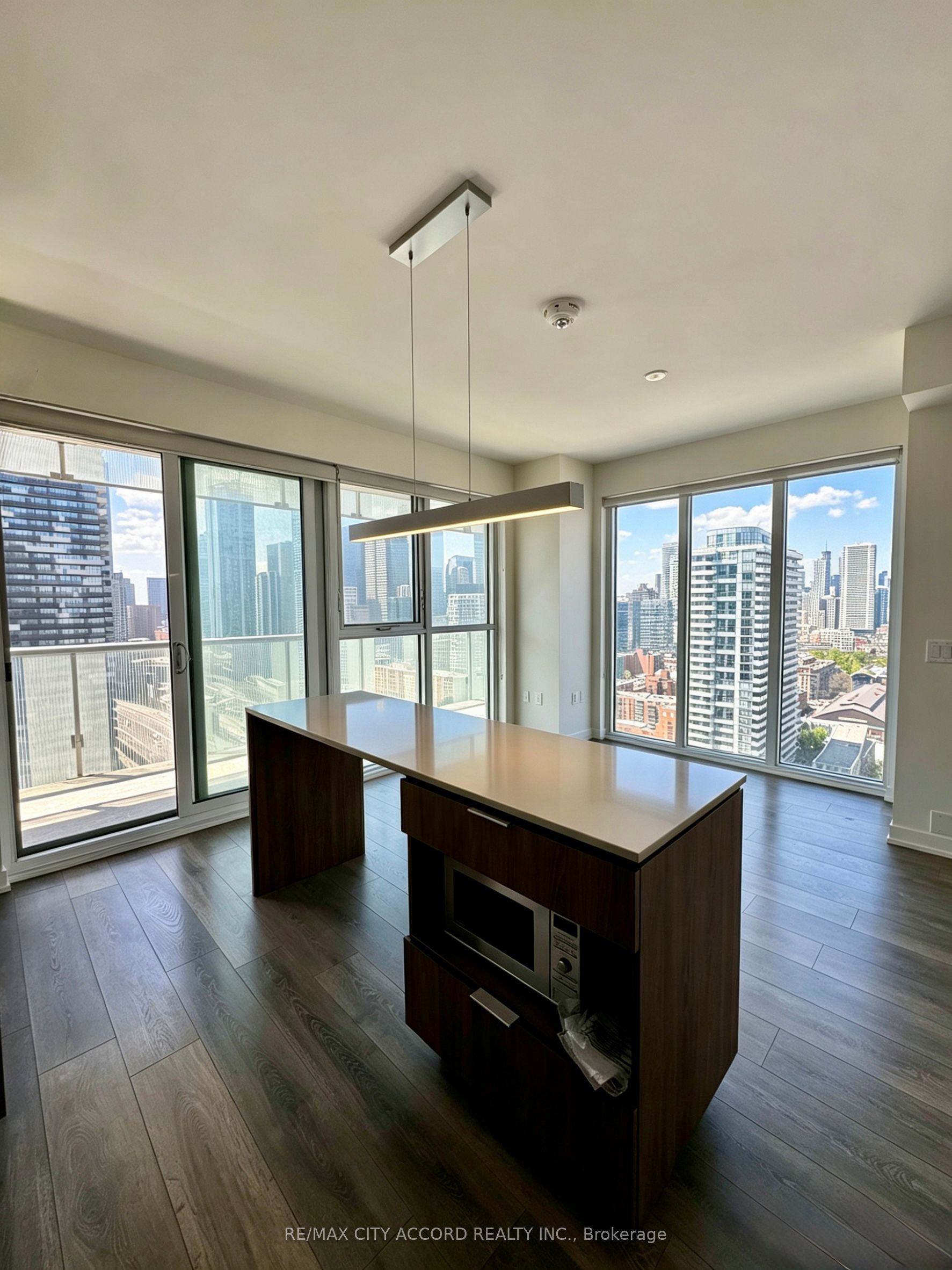 15 Lower Jarvis Street 2510, Toronto, ON M5E 0C4 photo 2