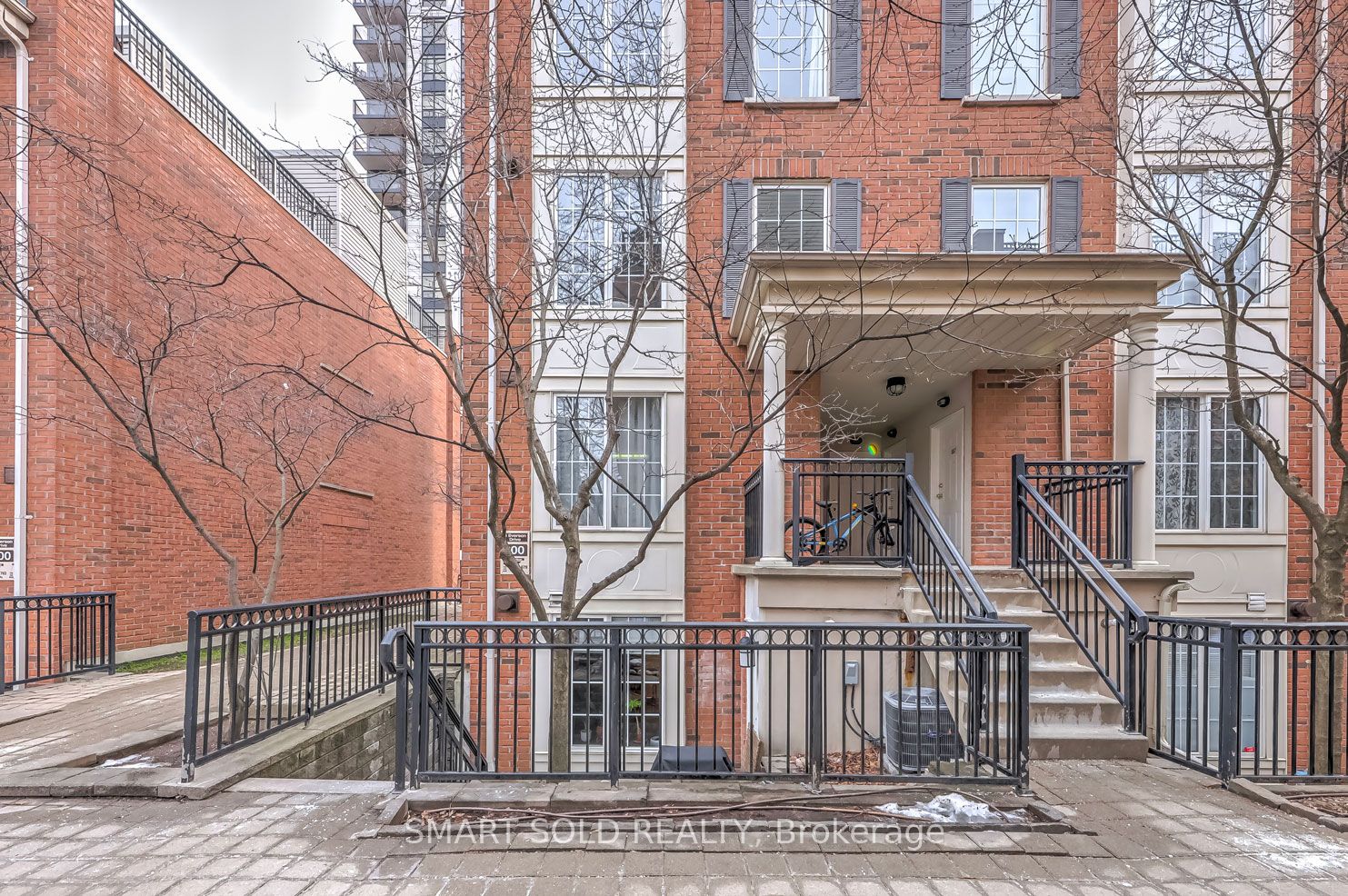 3 Everson Drive 679, Toronto, ON M2N 7C2 photo 2