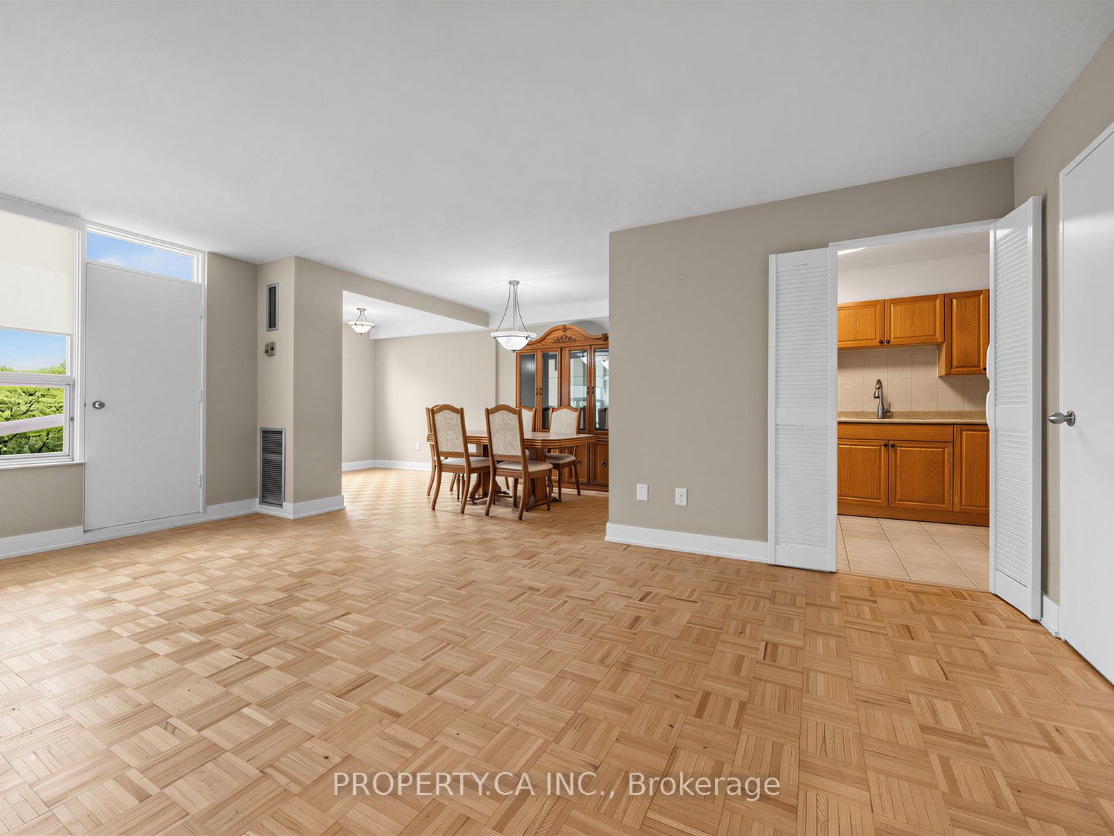 10 Edgecliffe Golfway 708, Toronto, ON M3C 3A3 photo 3