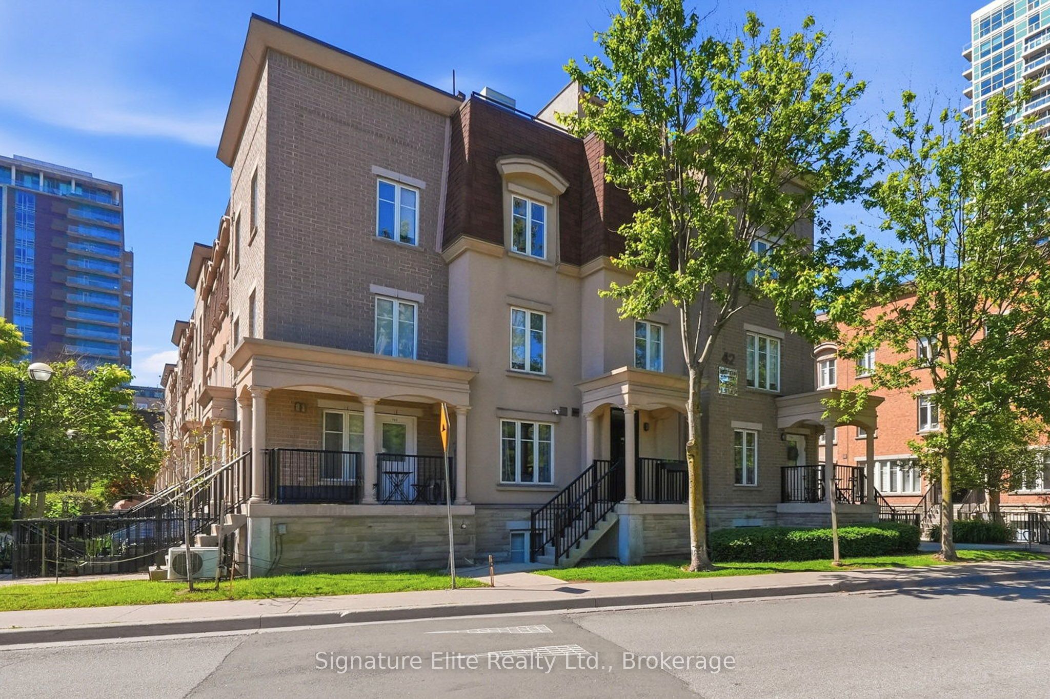 42 Western Battery Road 718, Toronto, ON M6K 3P1 photo 3
