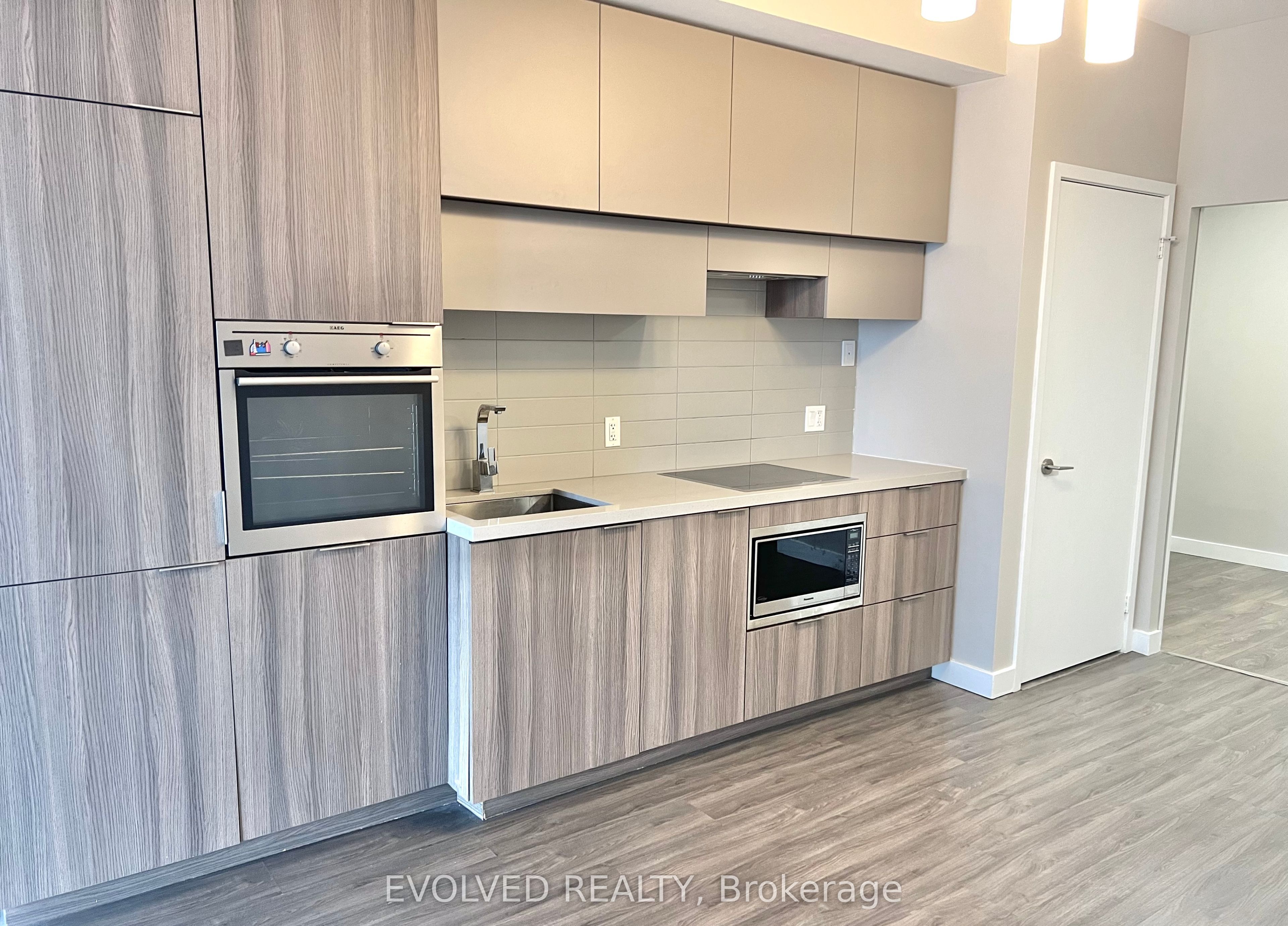 8 Eglinton Avenue E 2712, Toronto, ON M4P 0C1 photo 5