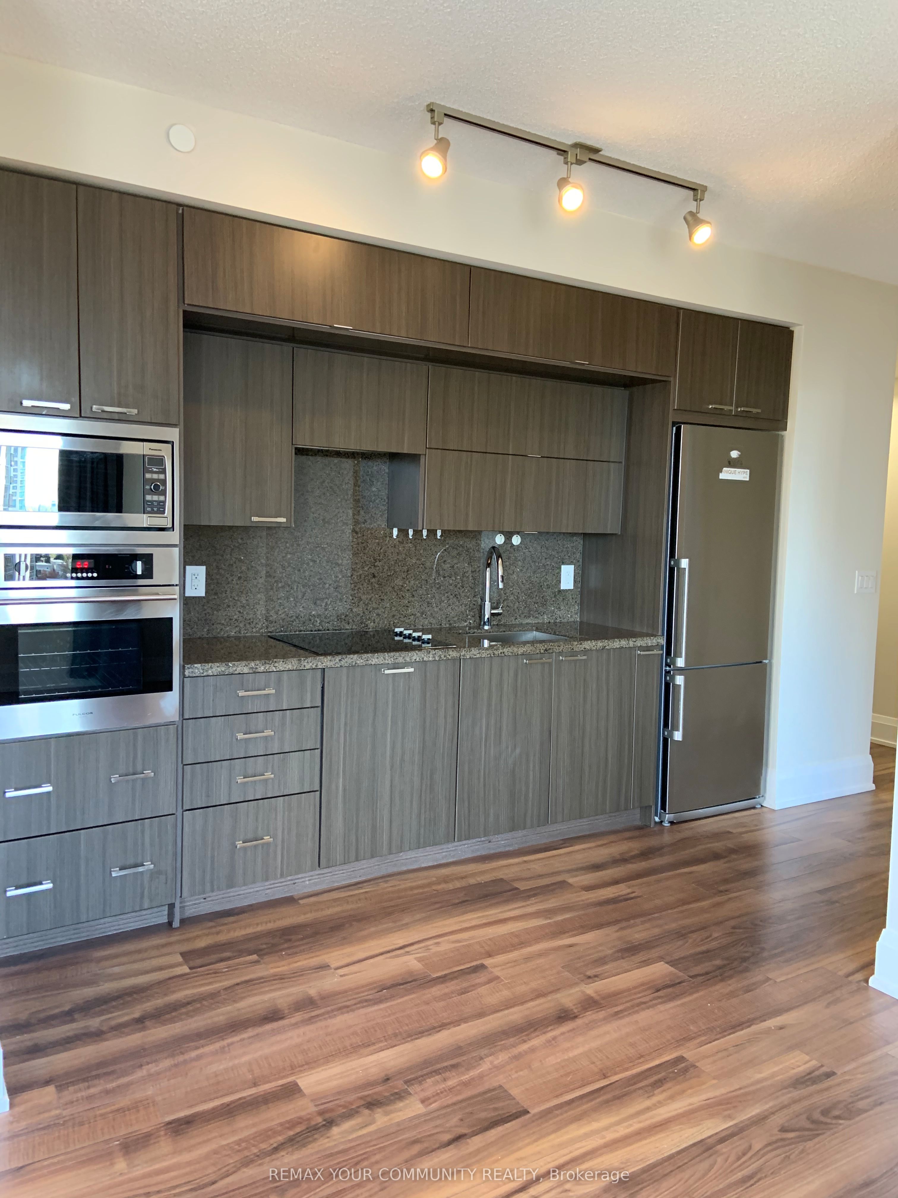 120 Harrison Garden Boulevard 1512, Toronto, ON M2N 0H1 photo 5