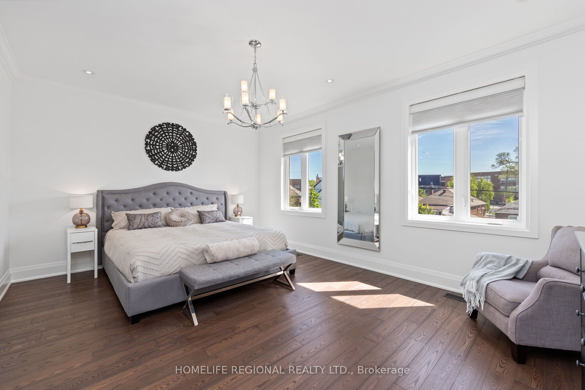 313 Robina Avenue, Toronto, ON M6C 3Z2 photo 2