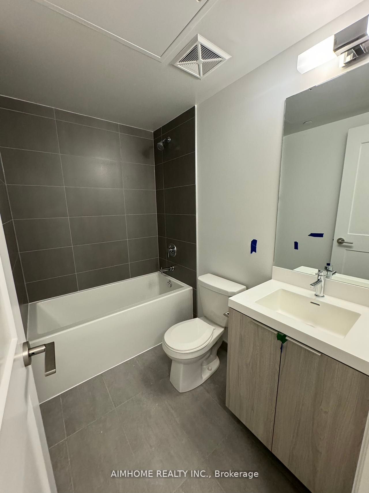 8 Widmer Street 2903, Toronto, ON M5V 0W6 photo 2