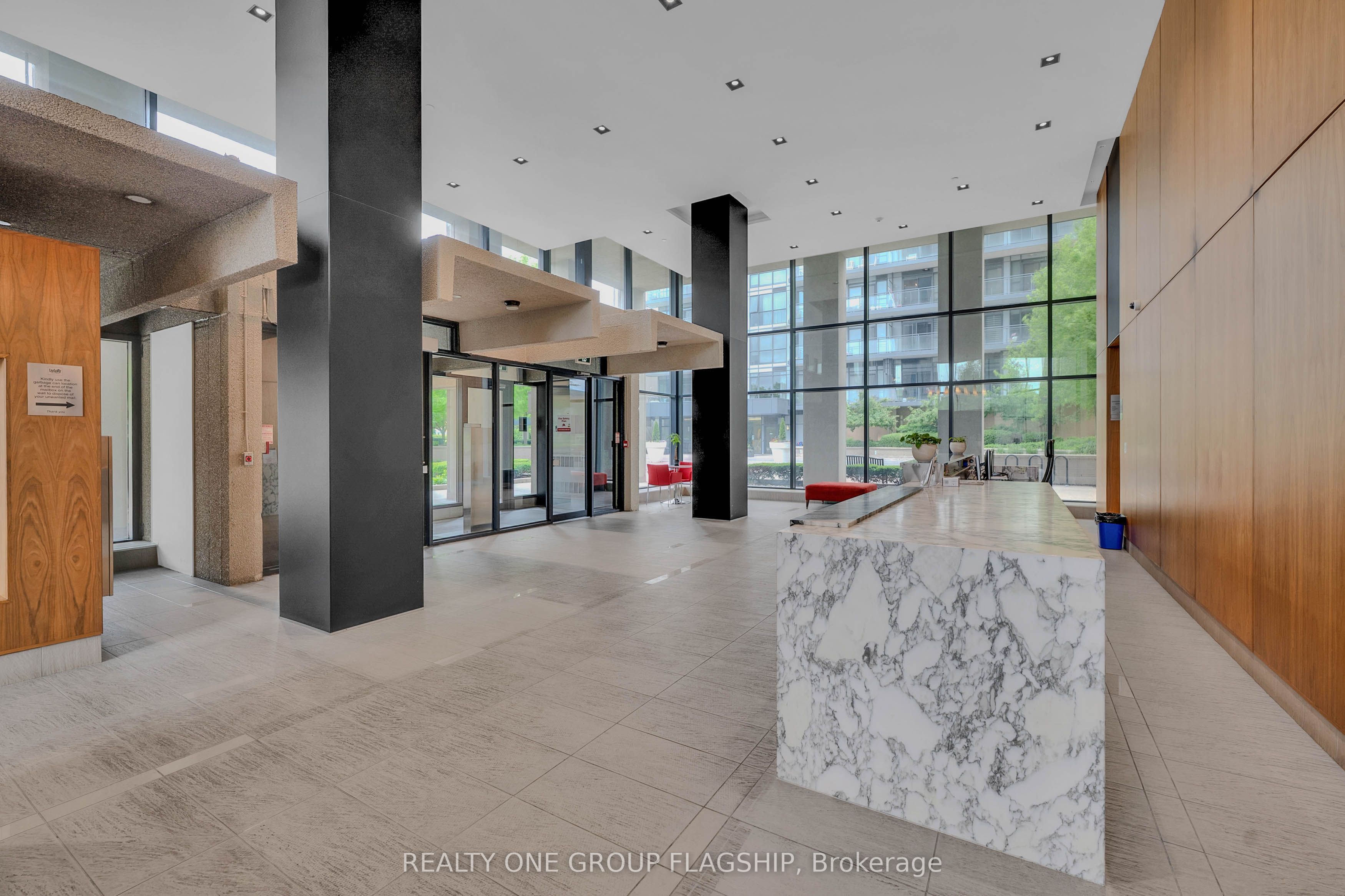 75 The Donway W 103, Toronto, ON M3C 2E9 photo 5