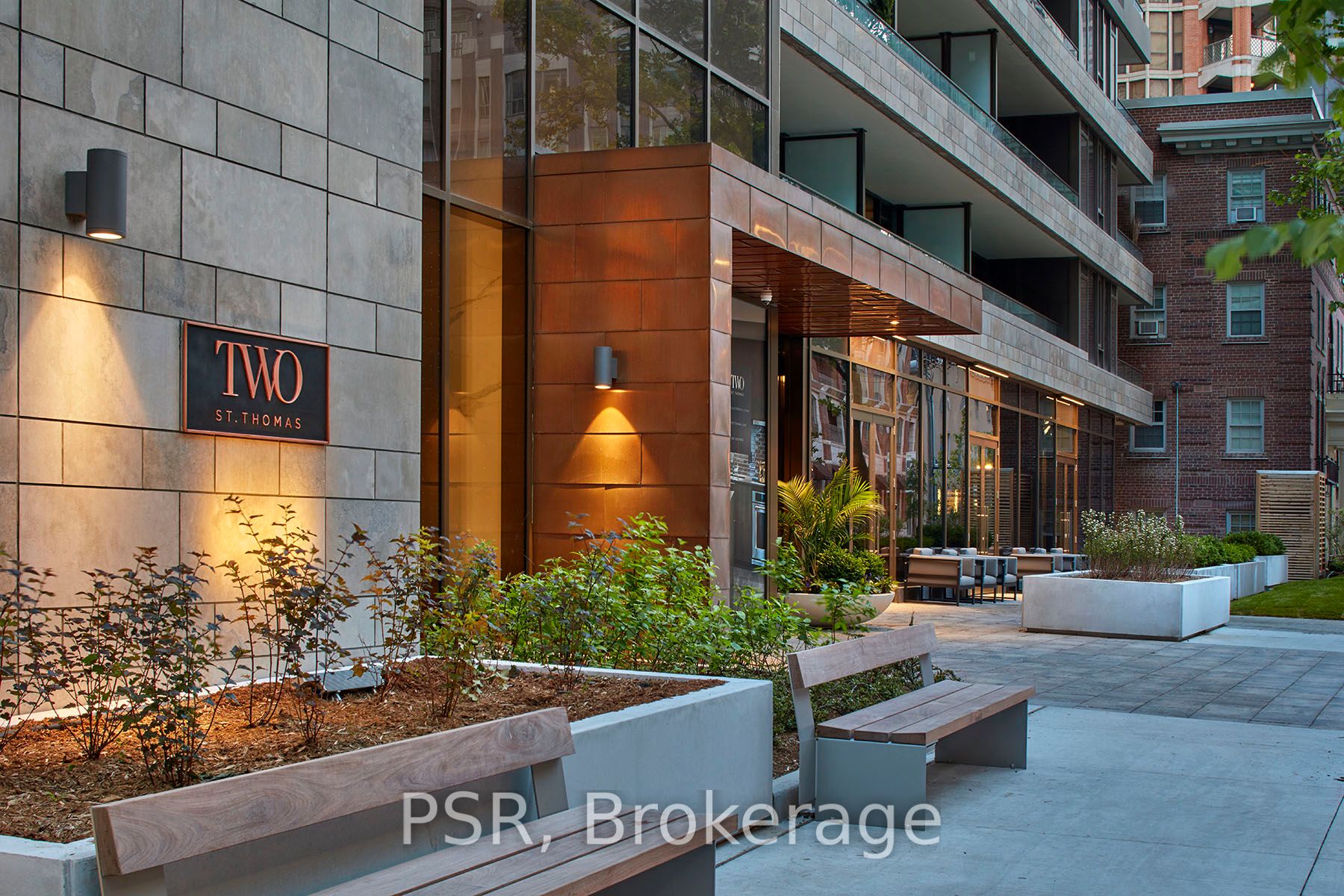 2 St Thomas Street 2406, Toronto, ON M5S 2Z1