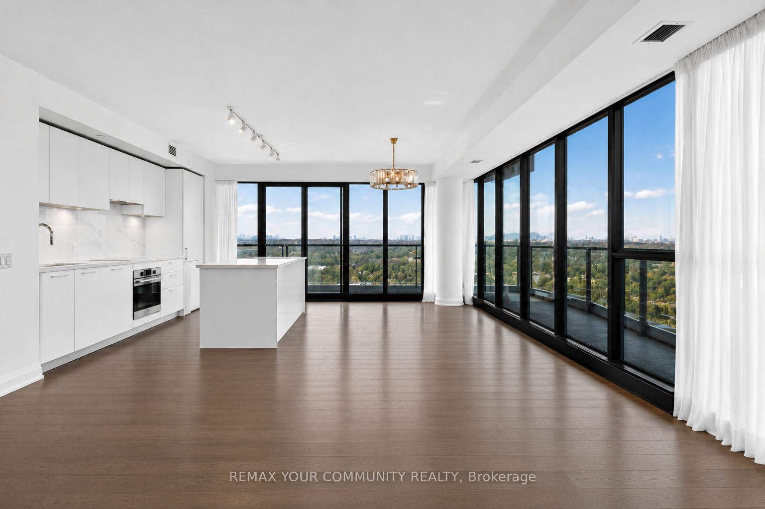 33 Frederick Todd Way 1305, Toronto, ON M4G 0C9 photo 4
