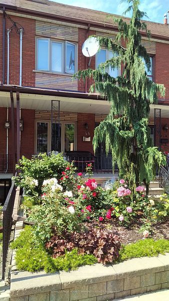 48 Ulster Street Main, Toronto, ON M5S 1E3