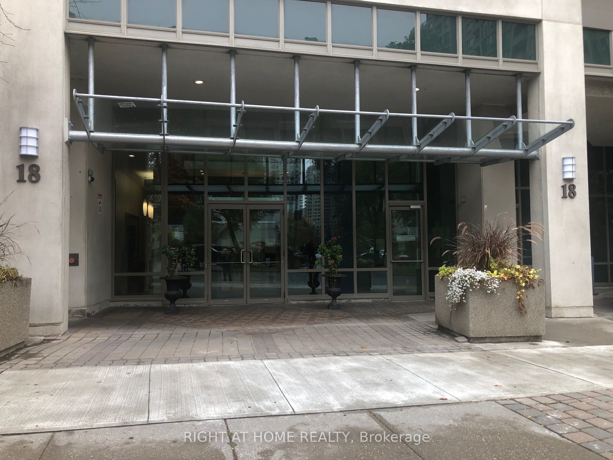 18 Parkview Avenue 603, Toronto, ON M2N 7H7 photo 2
