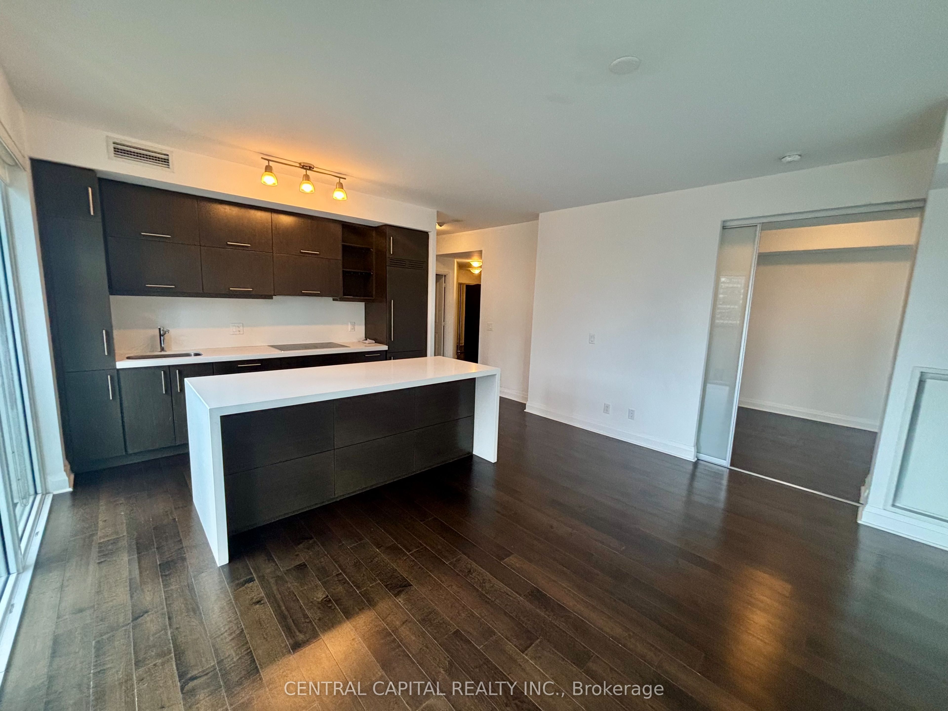 1080 Bay Street 502, Toronto, ON M5S 0A5 photo 3