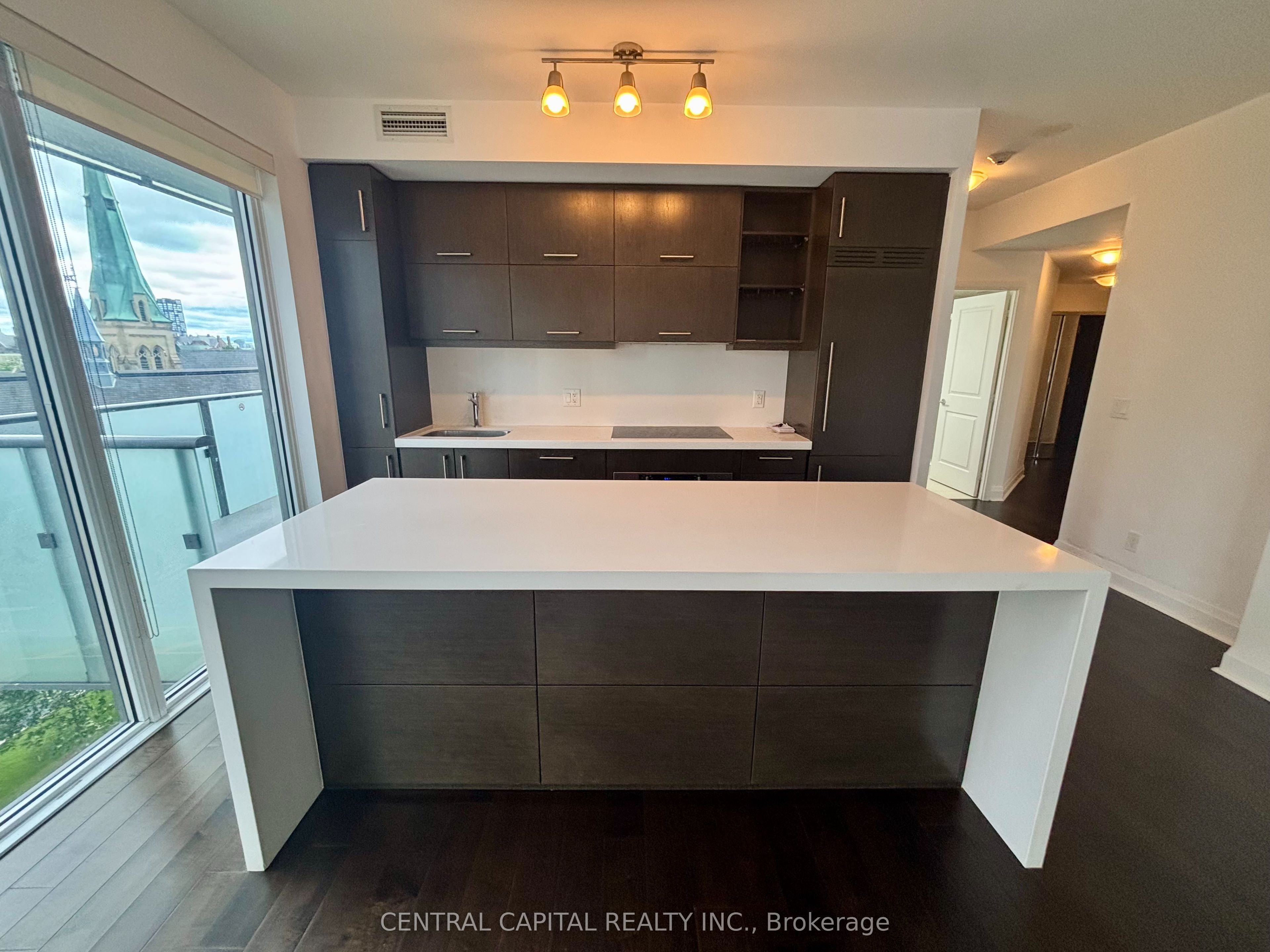 1080 Bay Street 502, Toronto, ON M5S 0A5 photo 4