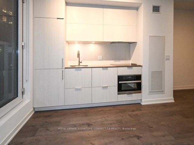 20 Richardson Street 302, Toronto, ON M5A 0S6 photo 3
