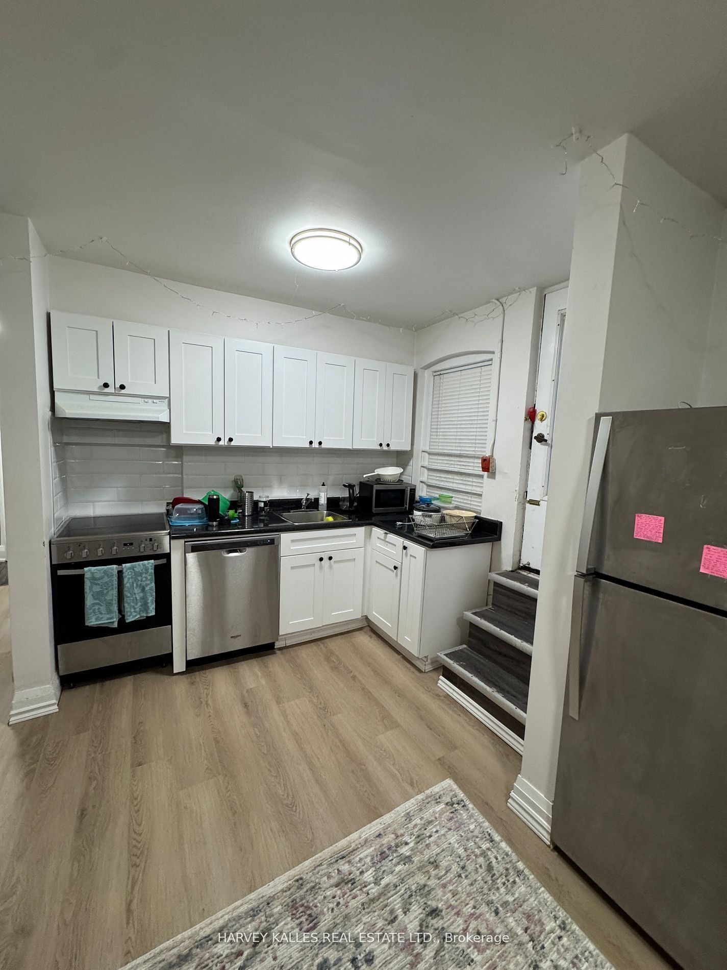1065 Bathurst Street 2, Toronto, ON M5R 3G8 photo 2