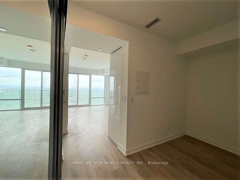 501 Yonge Street 5113, Toronto, ON M4Y 0G8 photo 5
