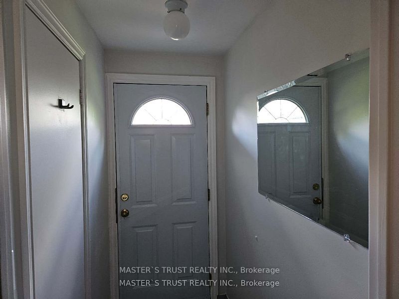 69 grove park Crescent, Toronto, ON M2J 2C7