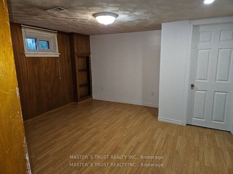 69 grove park Crescent, Toronto, ON M2J 2C7 photo 3