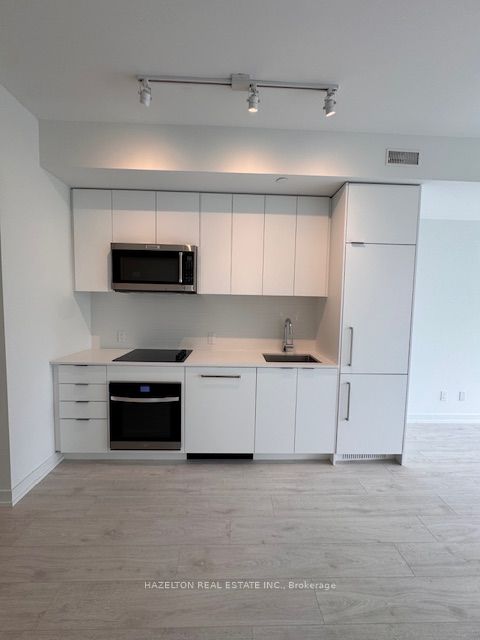 181 Sheppard Avenue E 417, Toronto, ON M2N 3A6 photo 2