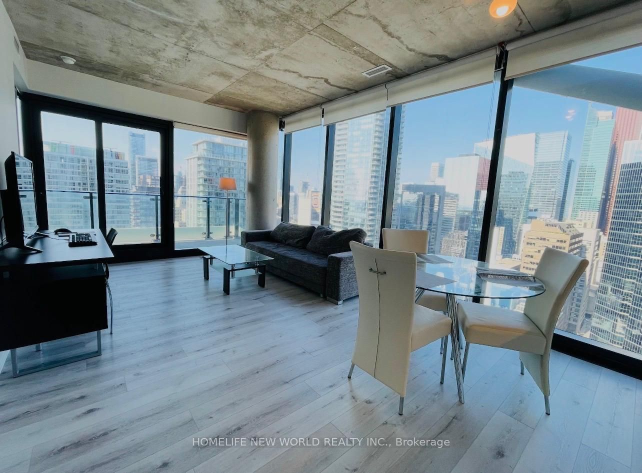 224 King Street W 2703, Toronto, ON M5H 0A6 photo 3
