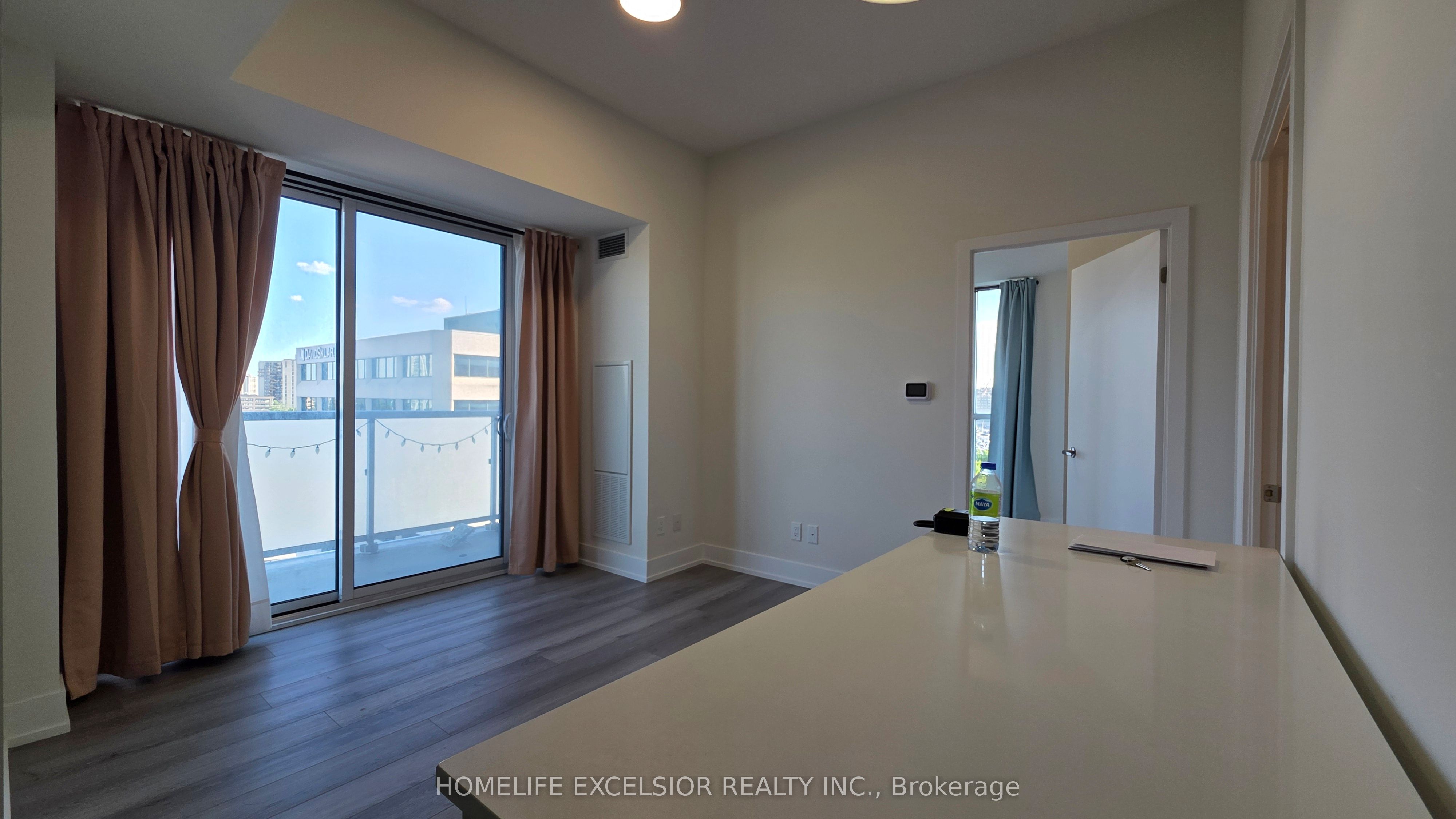 188 Fairview Mall Drive 829, Toronto, ON M2J 0H7 photo 3