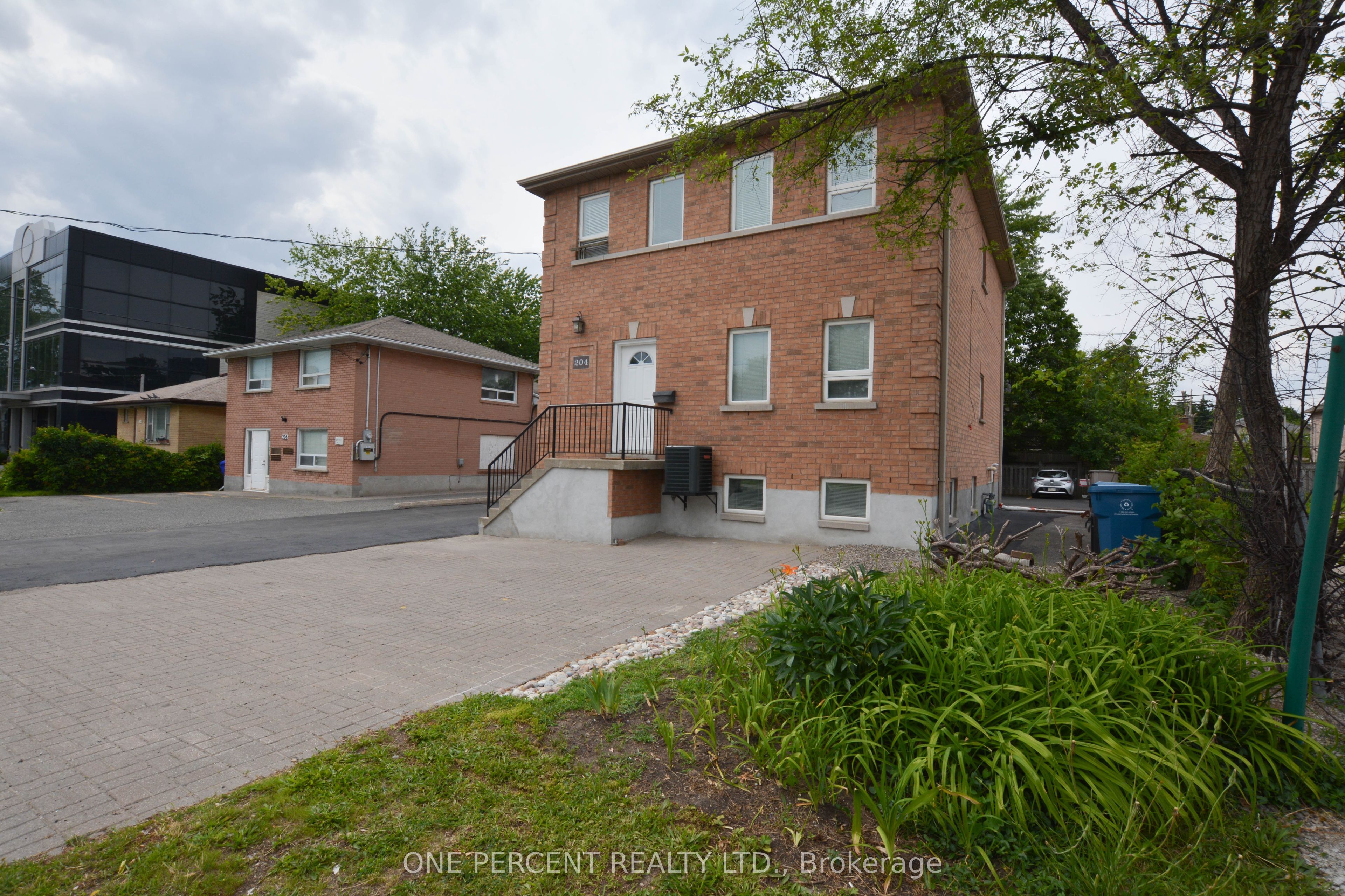 204 Sheppard Avenue W, Toronto, ON M2N 1N1 photo 2