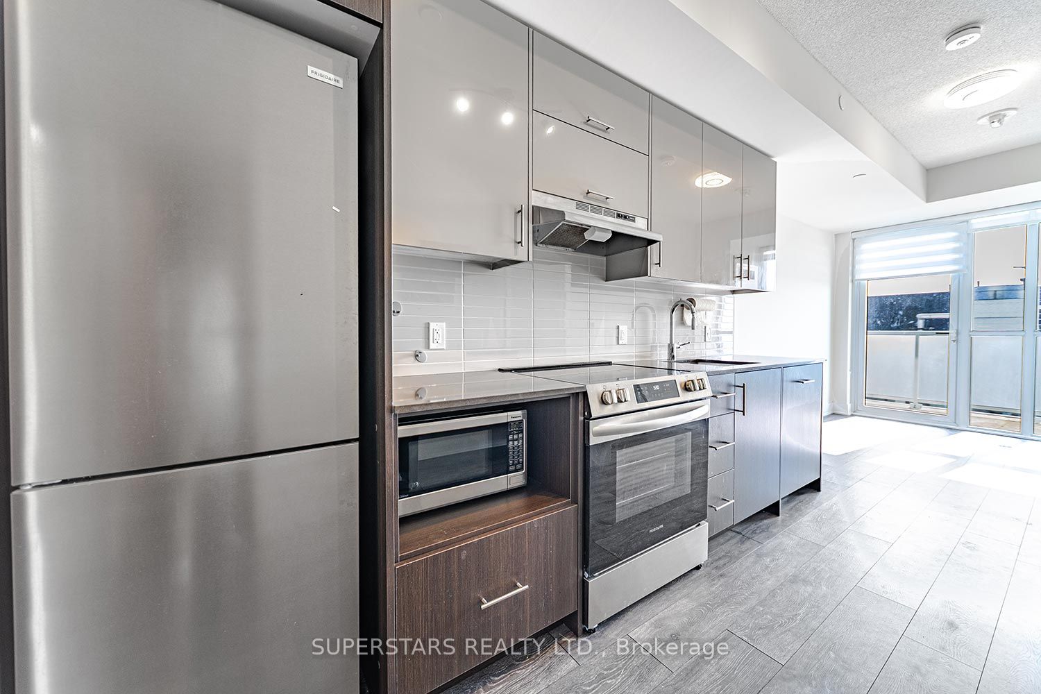 188 Fairview Mall Drive 2216, Toronto, ON M2J 0H7 photo 3