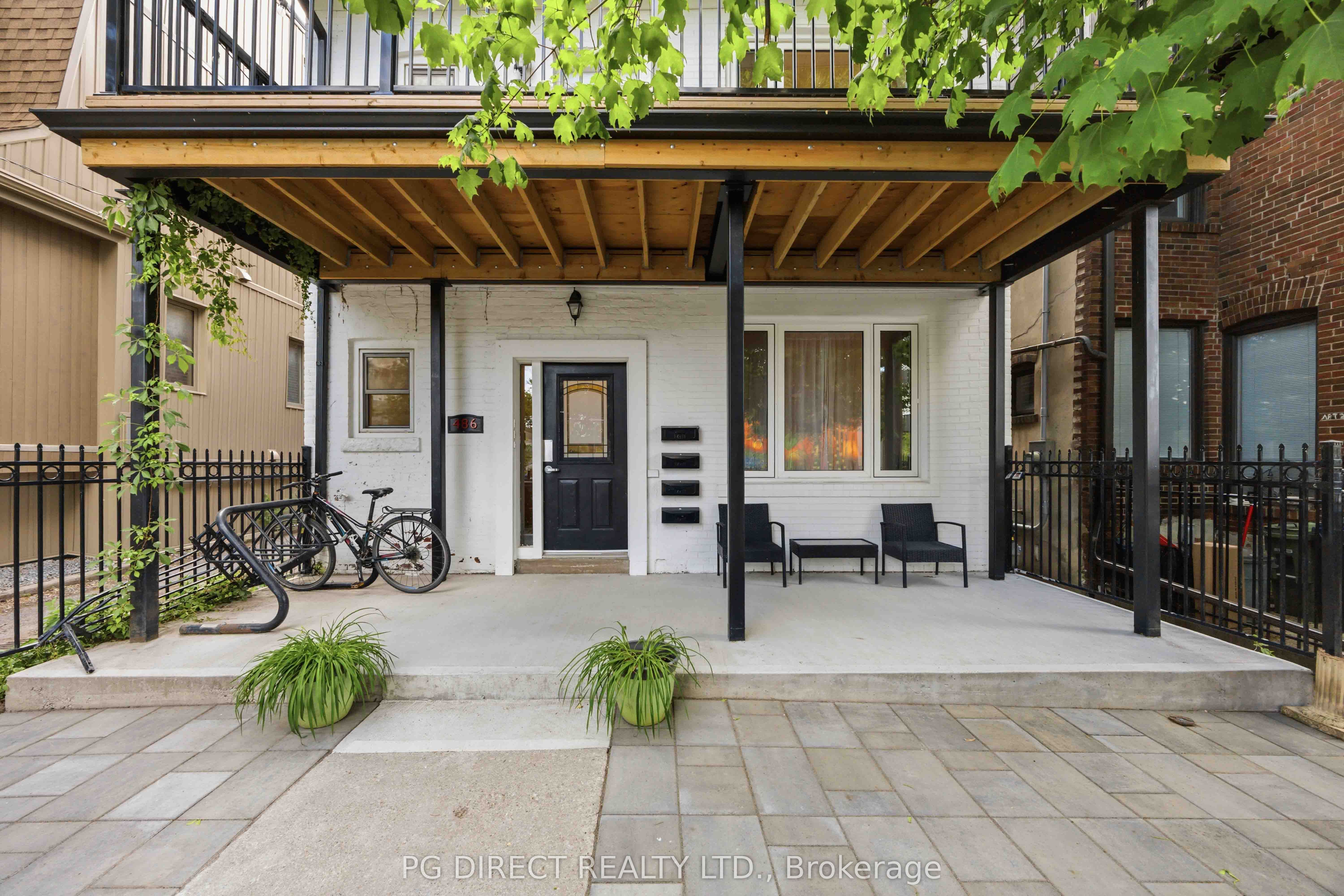 486 Montrose Avenue, Toronto, ON M6G 3H1 photo 2