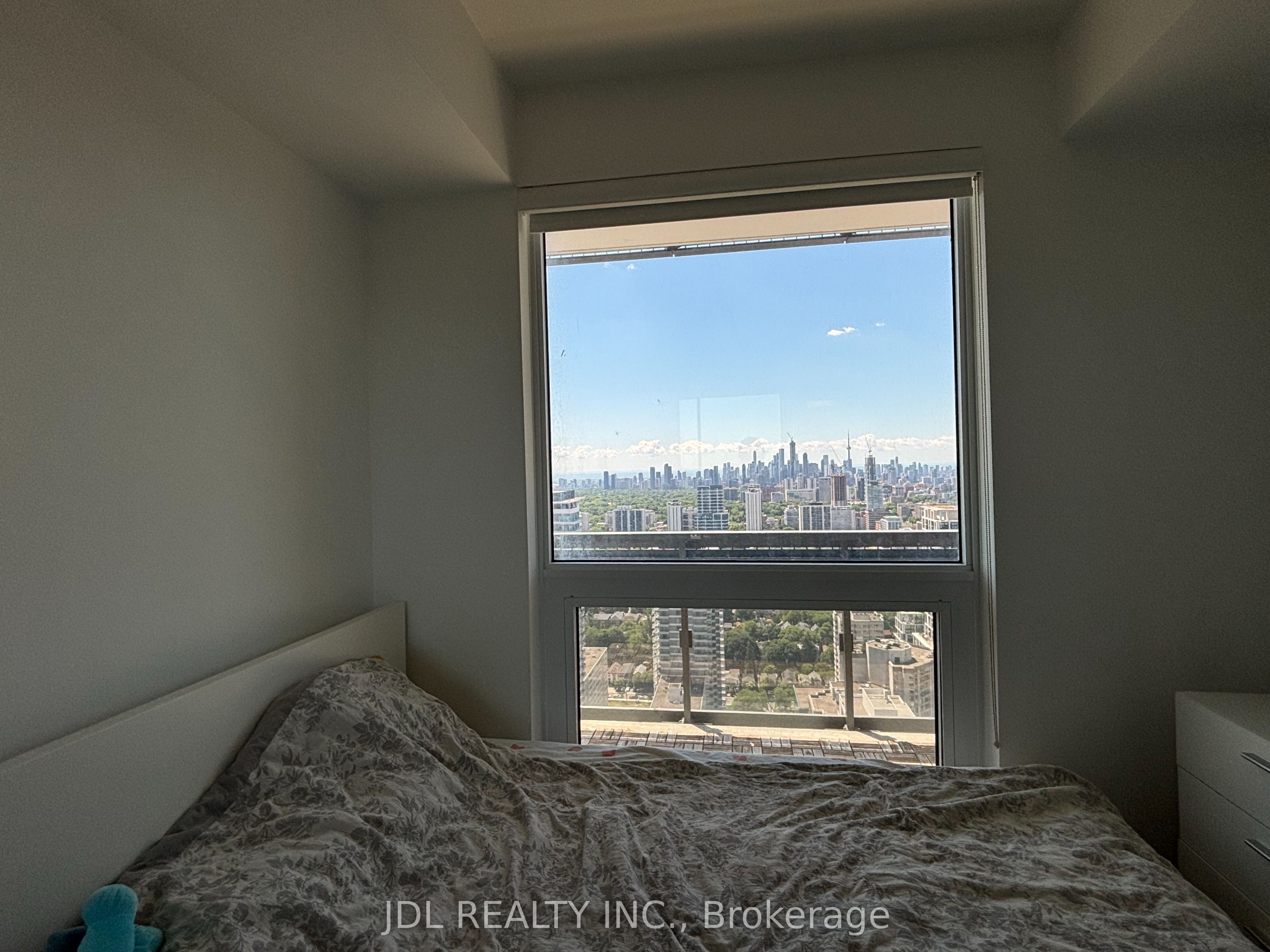 39 Roehampton Avenue 3704, Toronto, ON M4P 0G1 photo 4