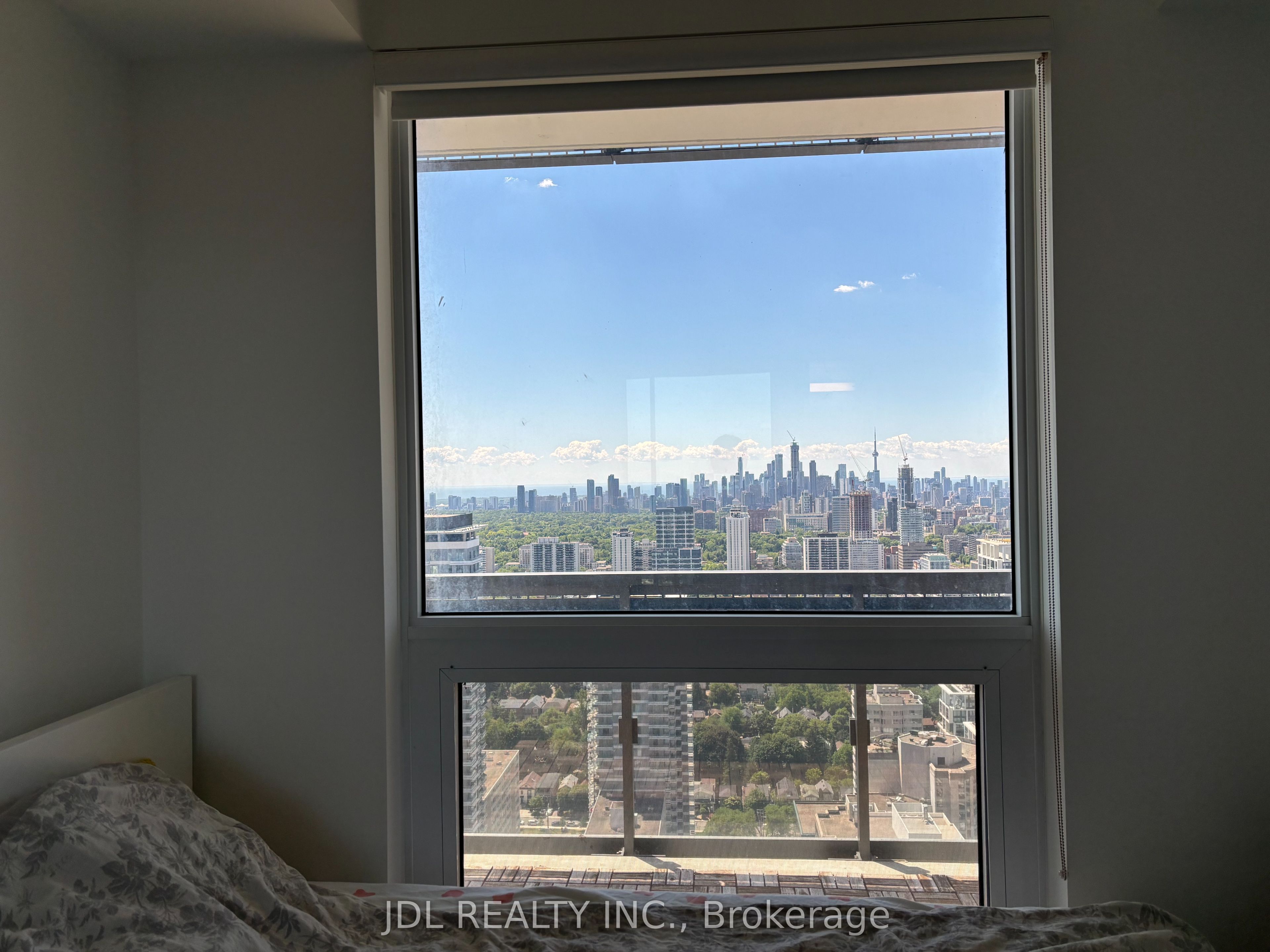 39 Roehampton Avenue 3704, Toronto, ON M4P 0G1 photo 5