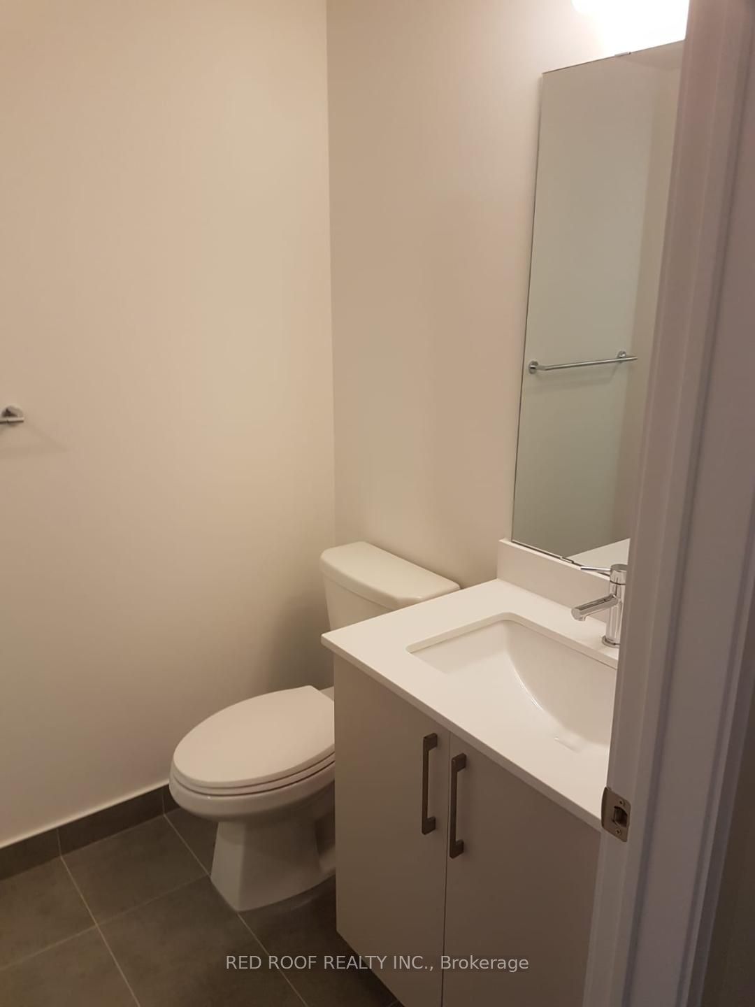 576 Front Street W 527E, Toronto, ON M5V 0P8