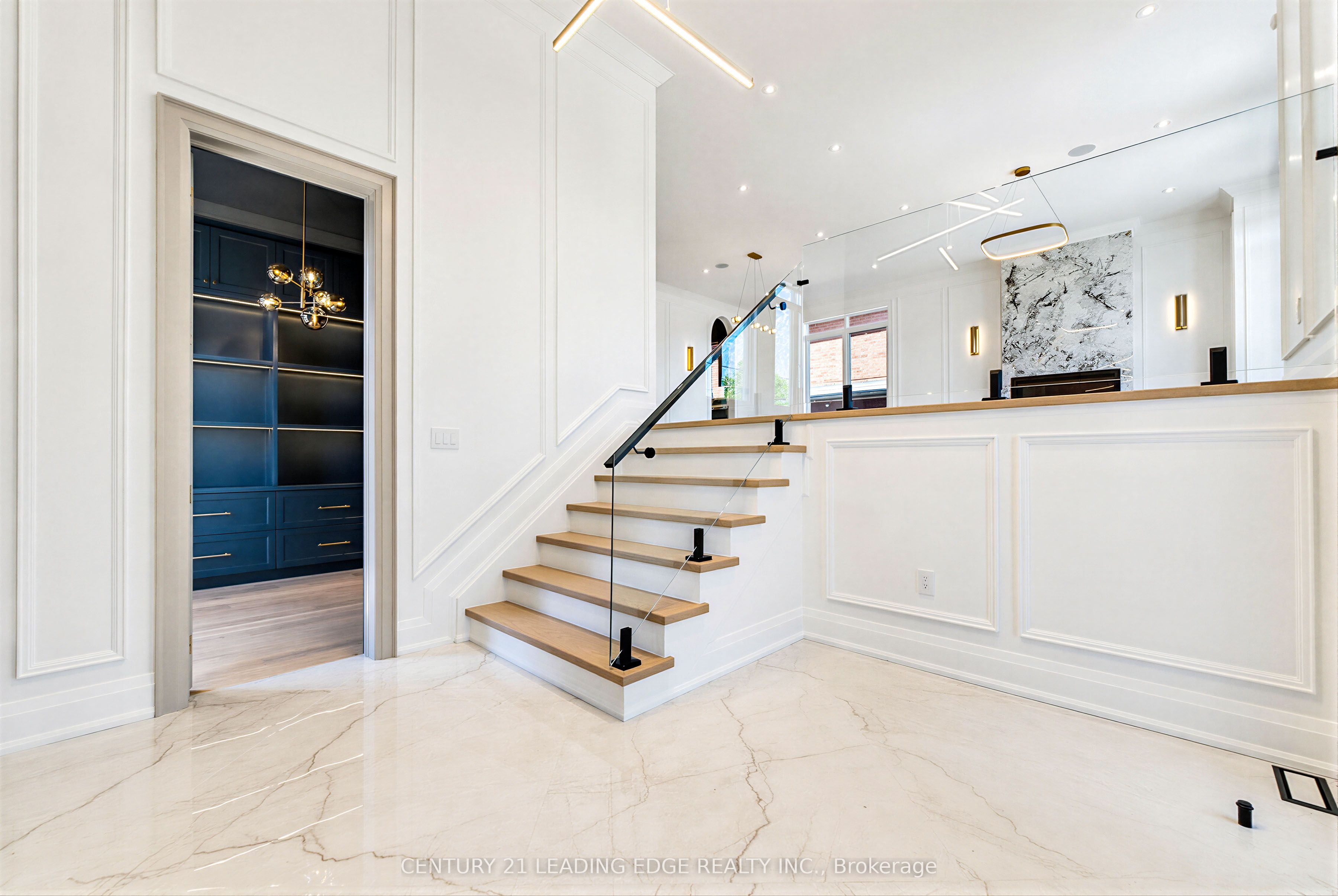 165 McAllister Road, Toronto, ON M3H 2N8 photo 4