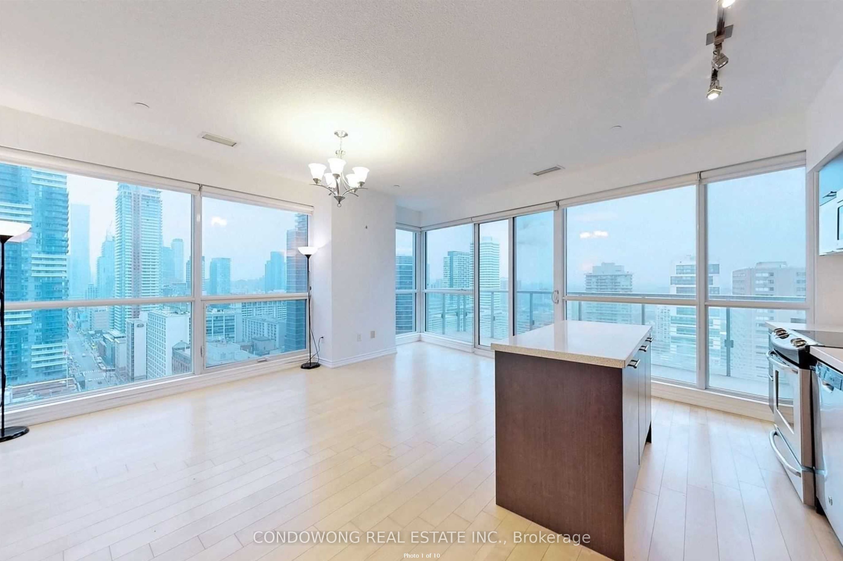 386 Yonge Street 2802, Toronto, ON M5B 0A5 photo 3