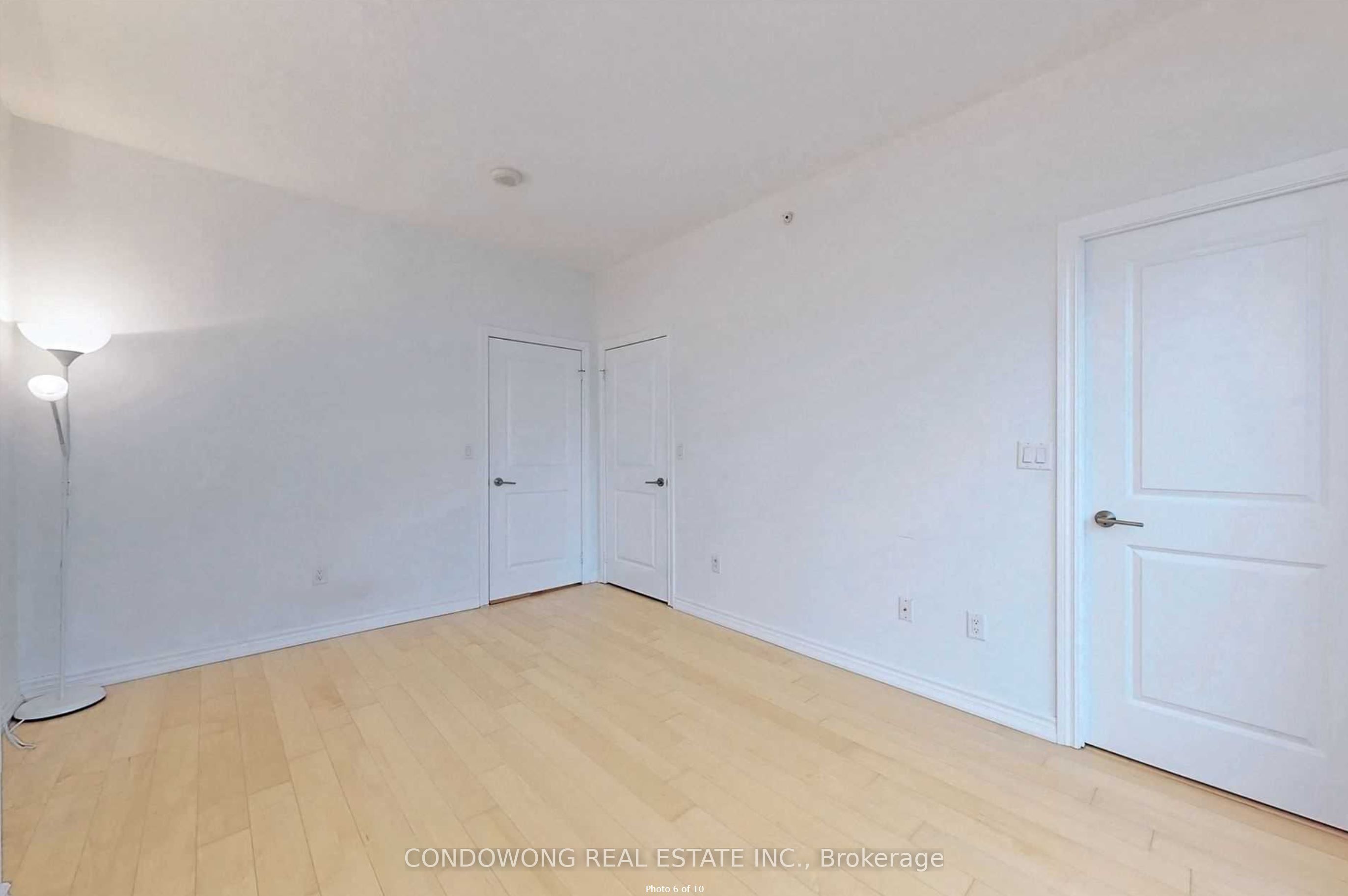 386 Yonge Street 2802, Toronto, ON M5B 0A5 photo 5