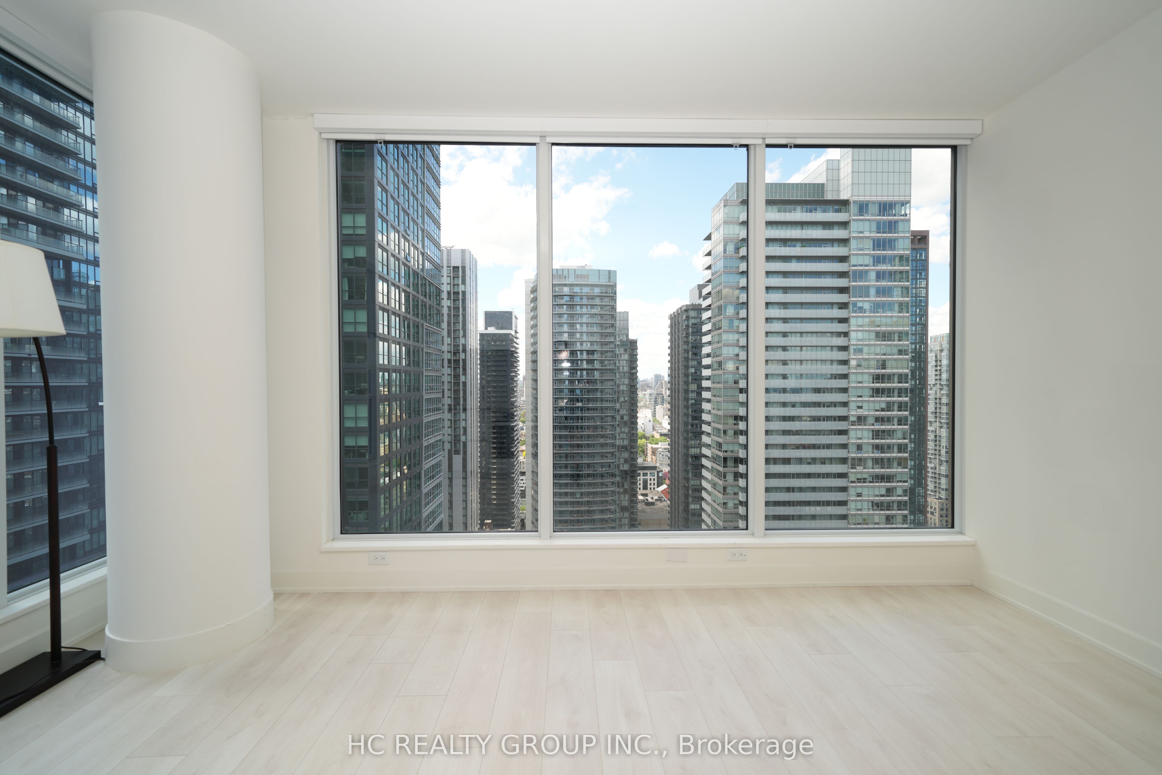 15 Mercer Street 3204, Toronto, ON M5V 1H2 photo 3