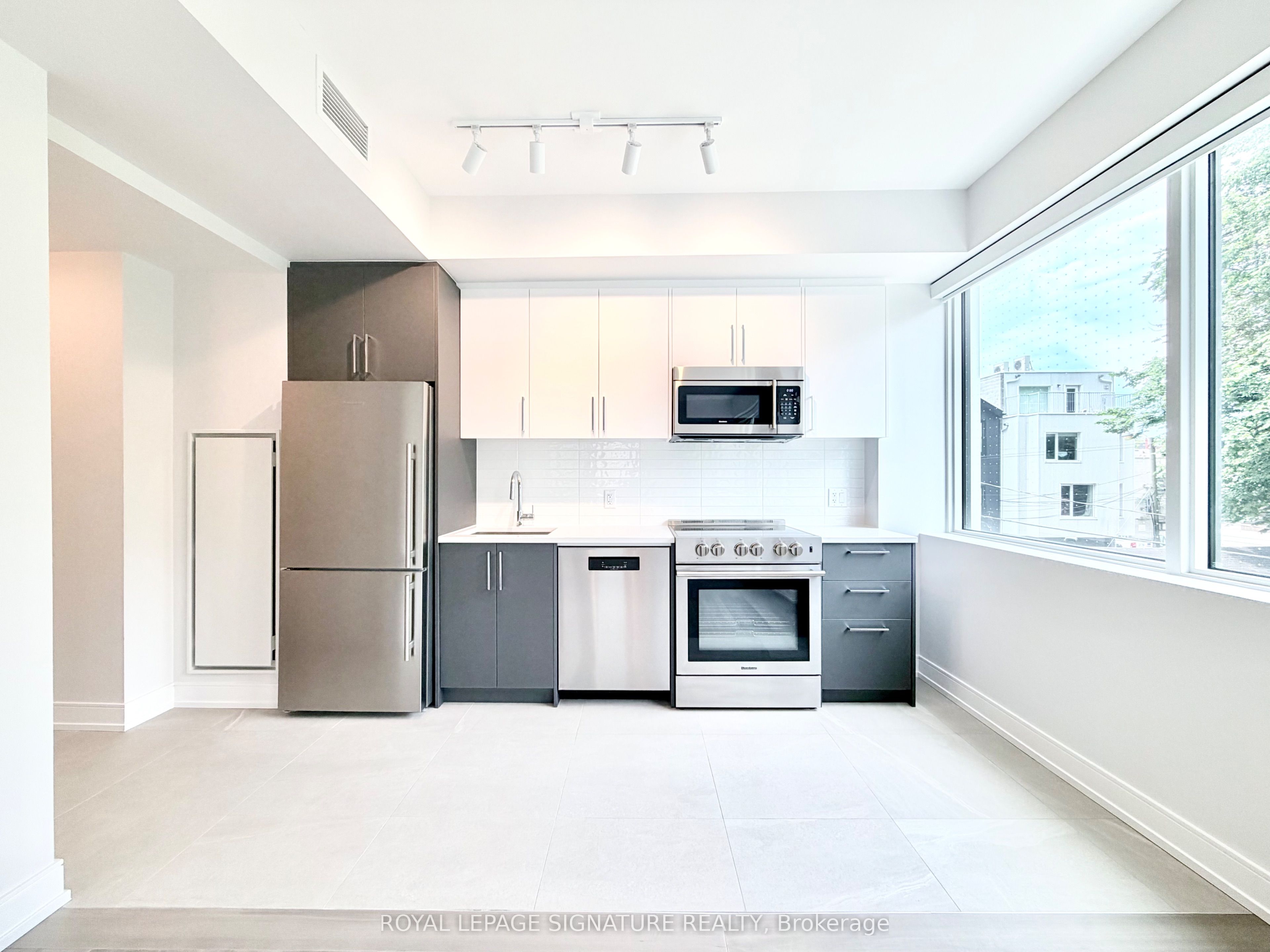 664 Spadina Avenue 204, Toronto, ON M5S 0G4 photo 3