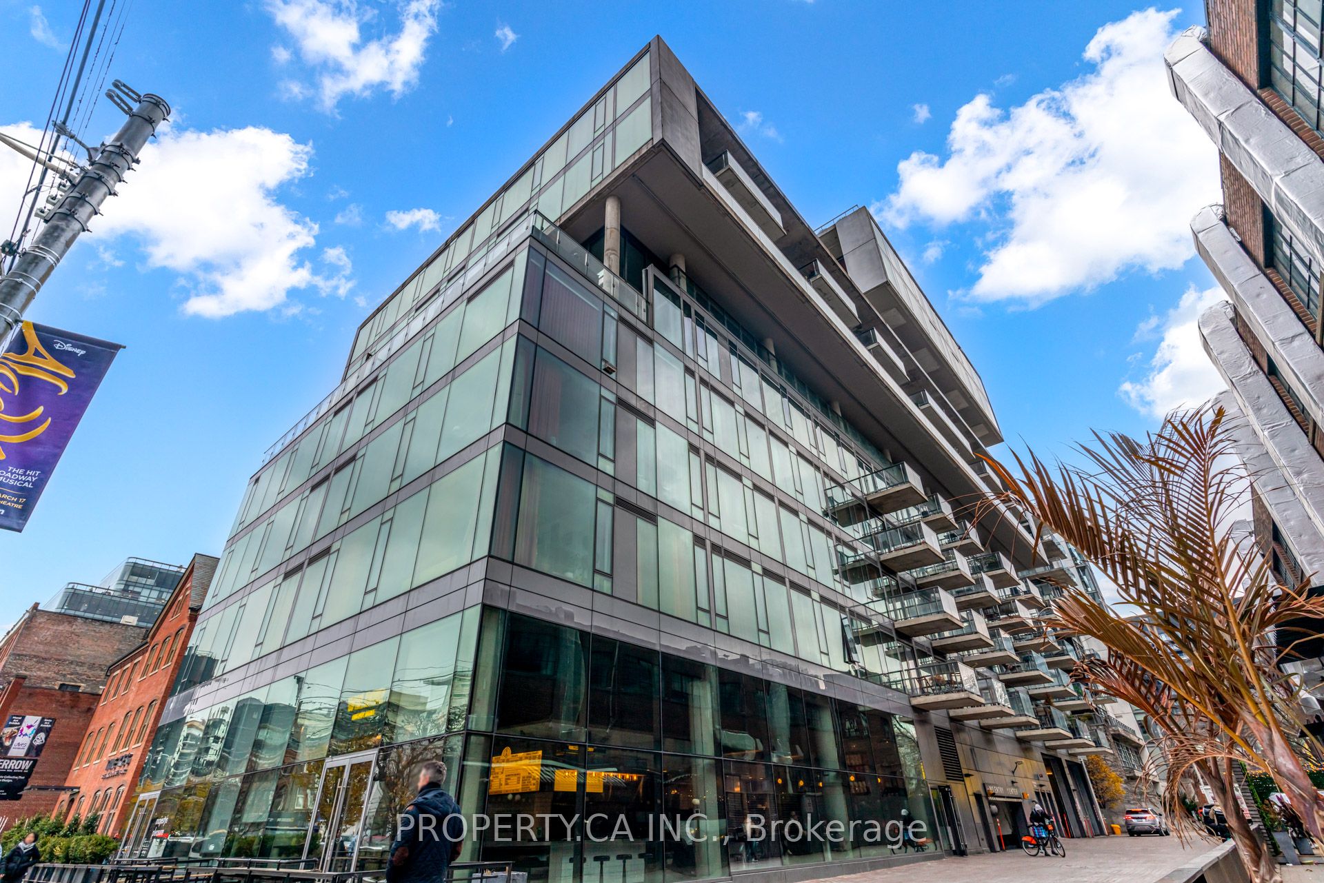 560 King Street W 1111, Toronto, ON M5V 1M1 photo 4