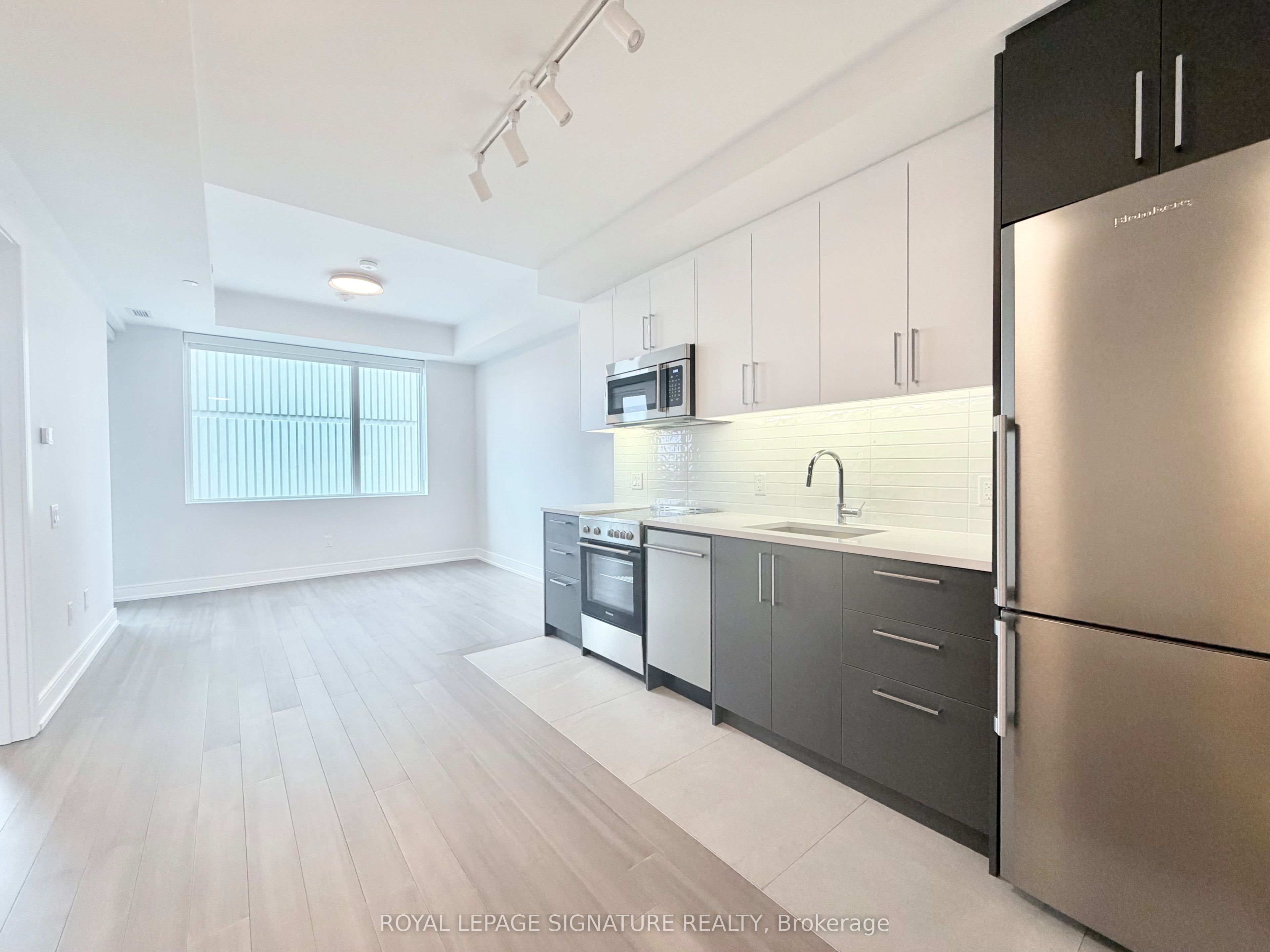 664 Spadina Avenue 404, Toronto, ON M5S 0G4 photo 4