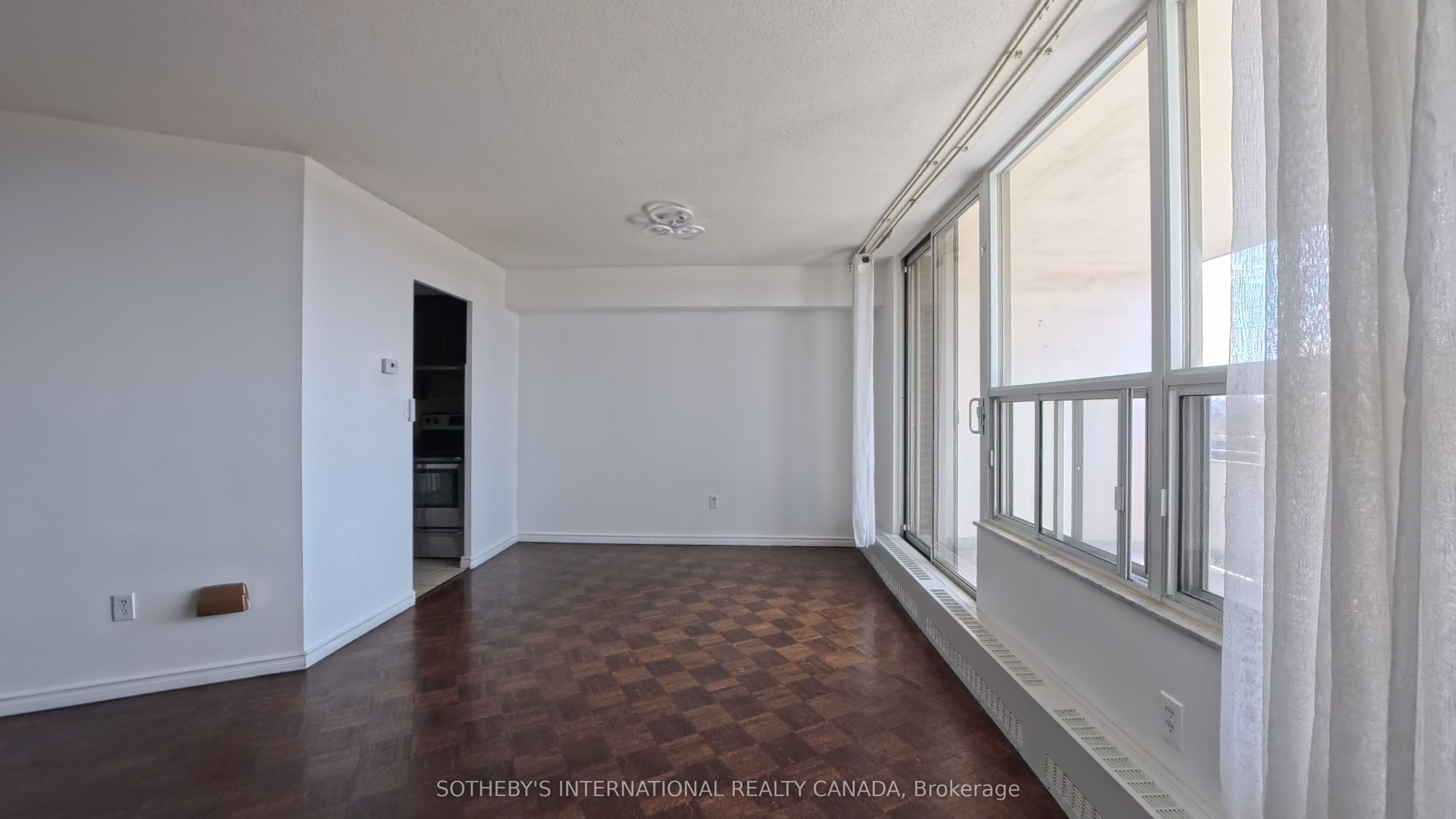 60 Pavane Linkway Way 706, Toronto, ON M3C 2Y6 photo 3