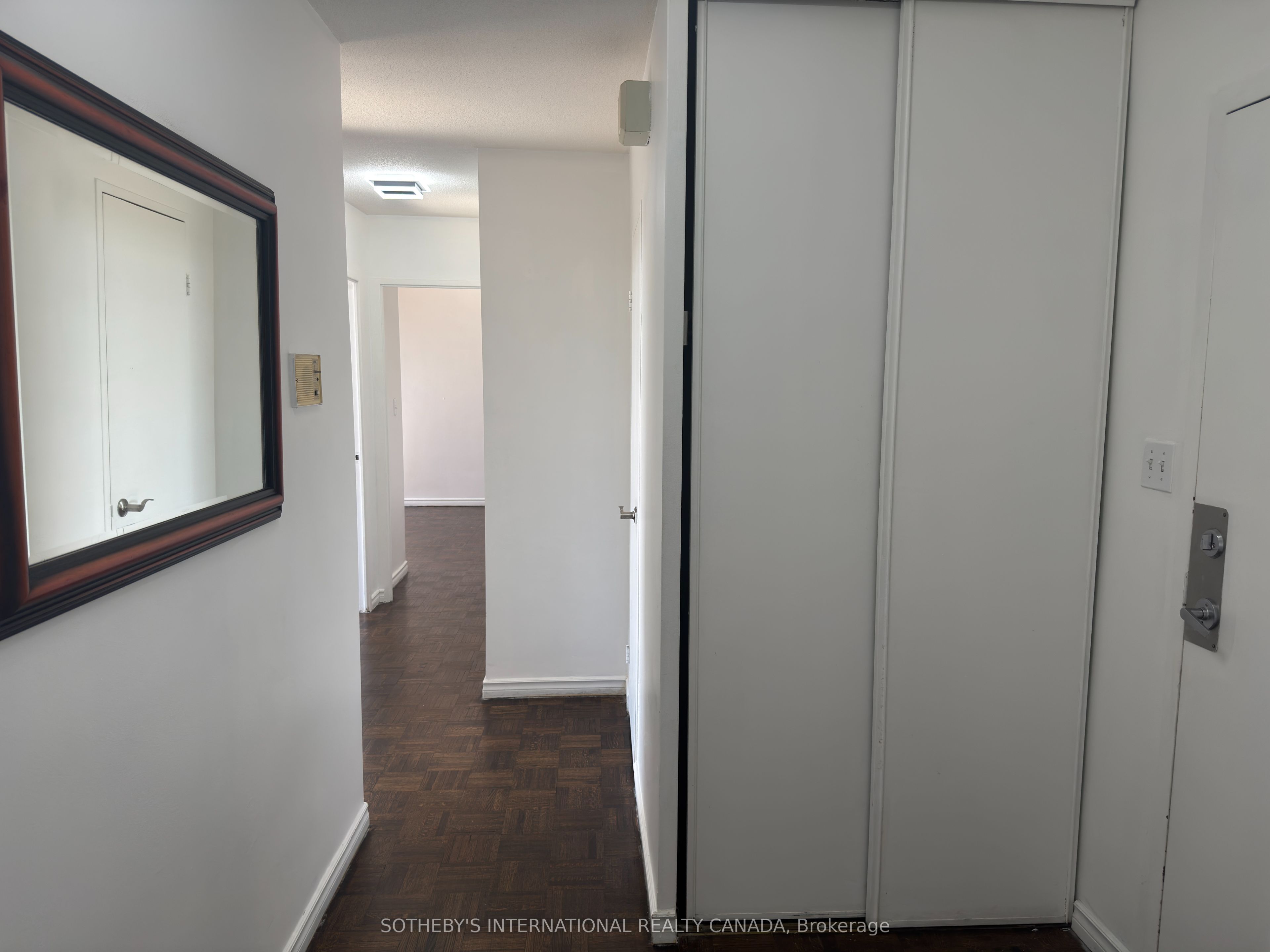 60 Pavane Linkway Way 706, Toronto, ON M3C 2Y6 photo 5