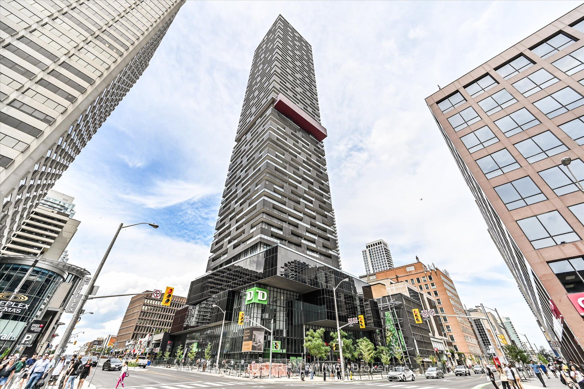 8 Eglinton Avenue E Ph 5801, Toronto, ON M4P 0C1