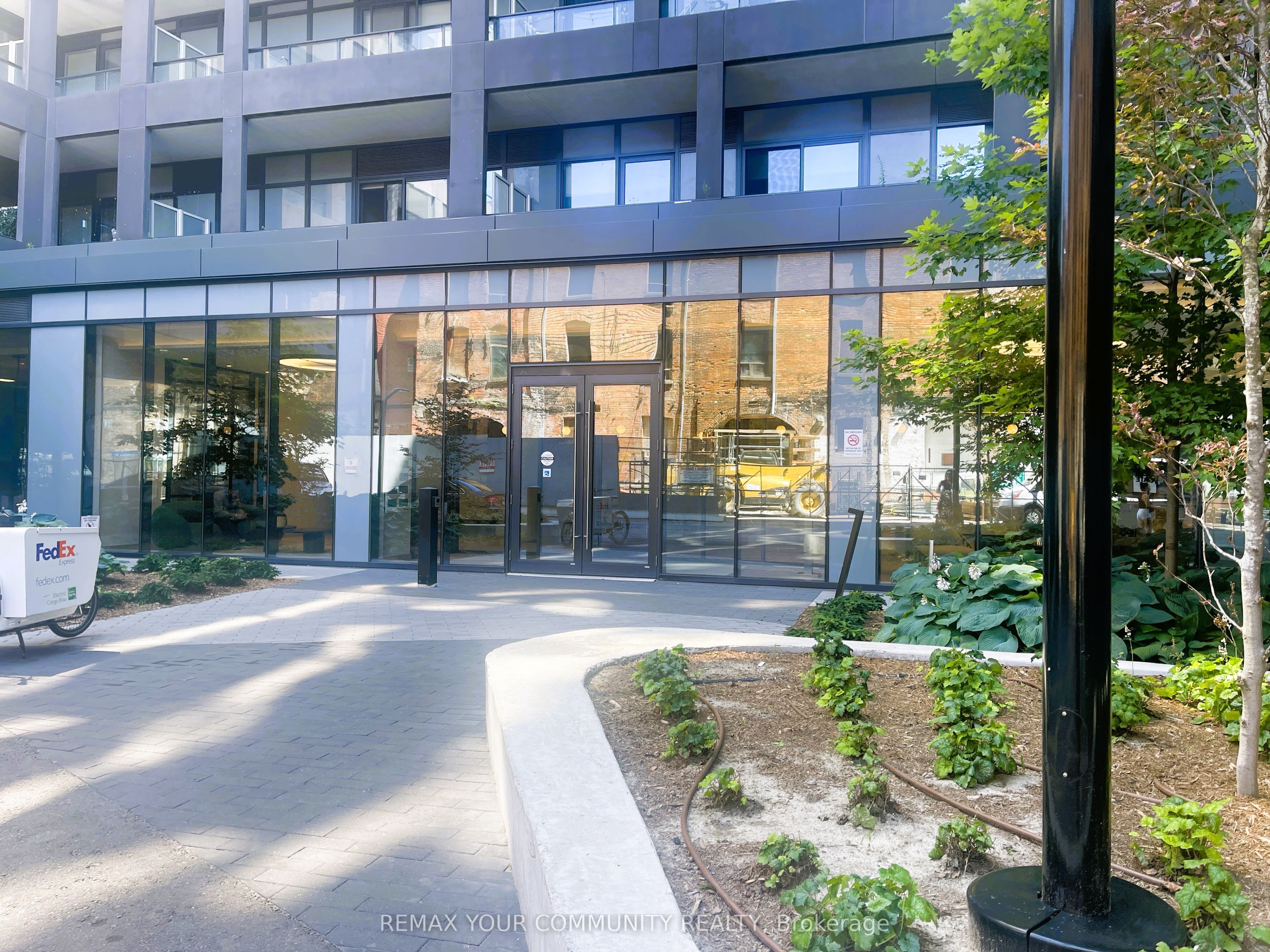 9 Tecumseth Street 1018, Toronto, ON M5V 0S5