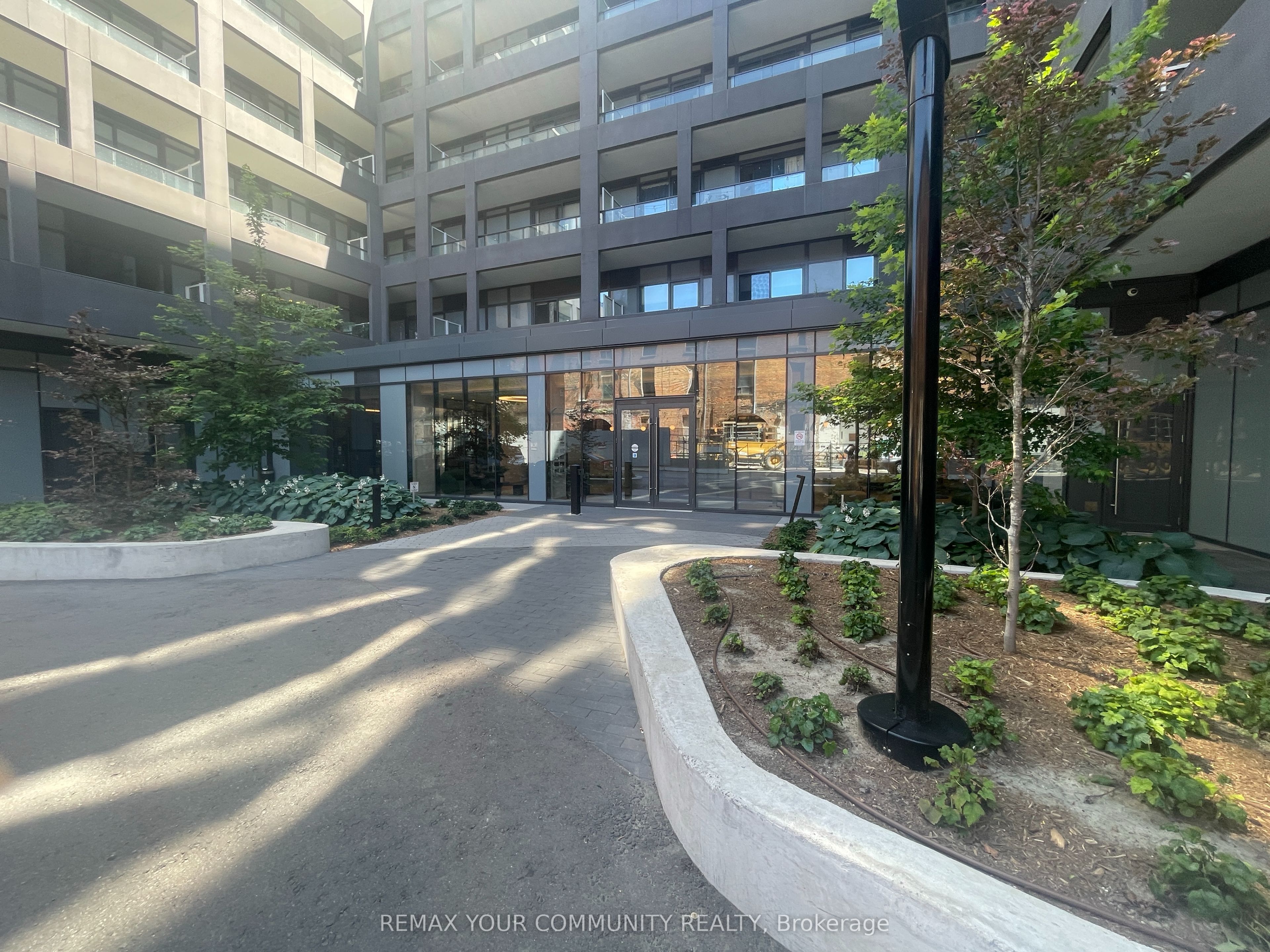 9 Tecumseth Street 1018, Toronto, ON M5V 0S5 photo 2