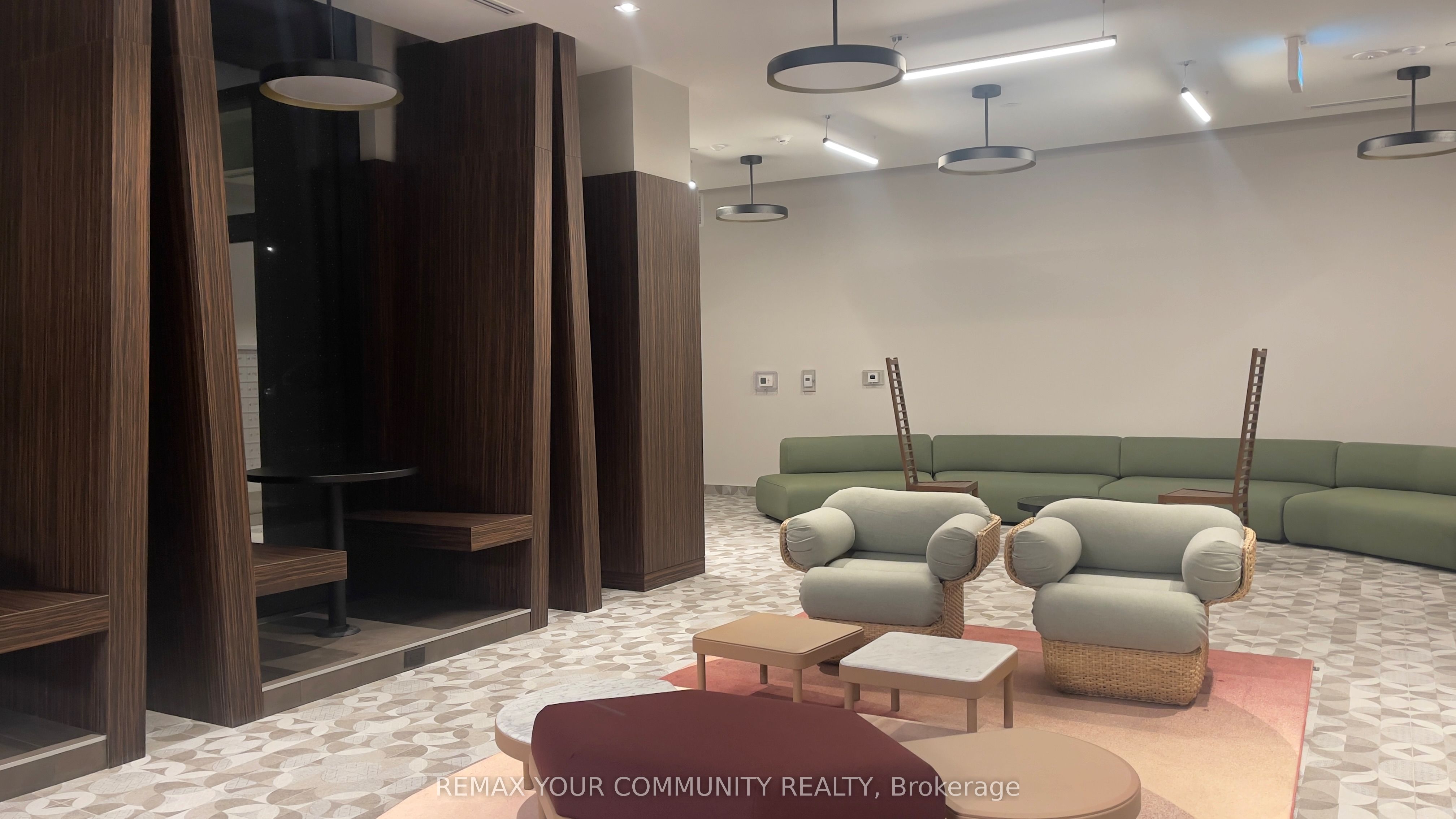 9 Tecumseth Street 1018, Toronto, ON M5V 0S5 photo 3