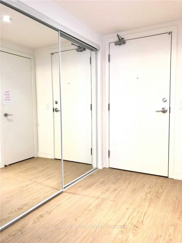 85 Wood Street 706, Toronto, ON M4Y 0E8 photo 3