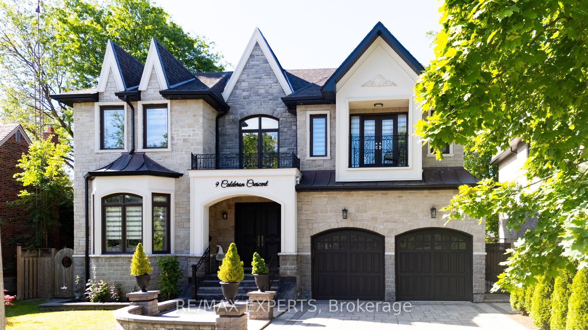 9 Calderon Crescent, Toronto, ON M2R 2E4 photo 3