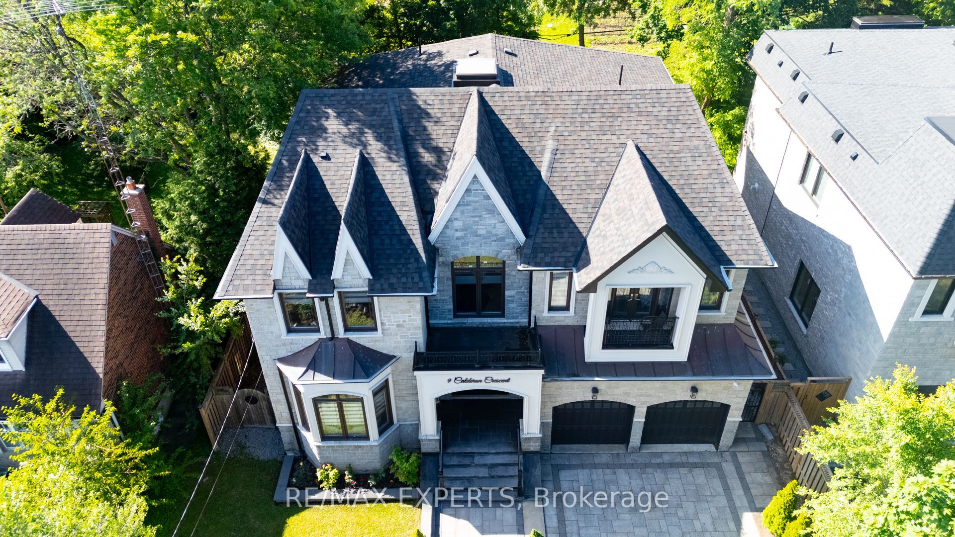 9 Calderon Crescent, Toronto, ON M2R 2E4 photo 4