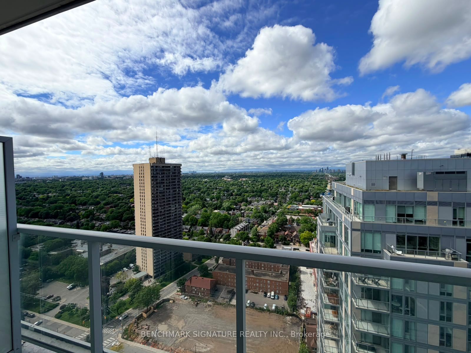 33 Helendale Avenue 2613, Toronto, ON M4R 0A4 photo 3