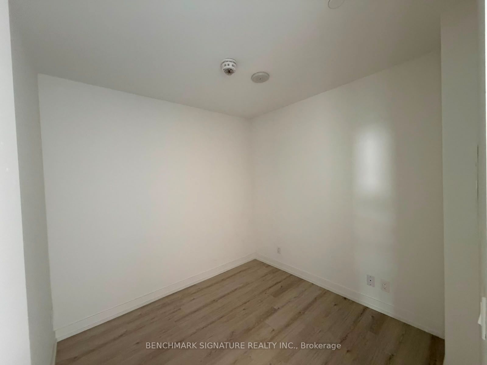 33 Helendale Avenue 2613, Toronto, ON M4R 0A4 photo 5