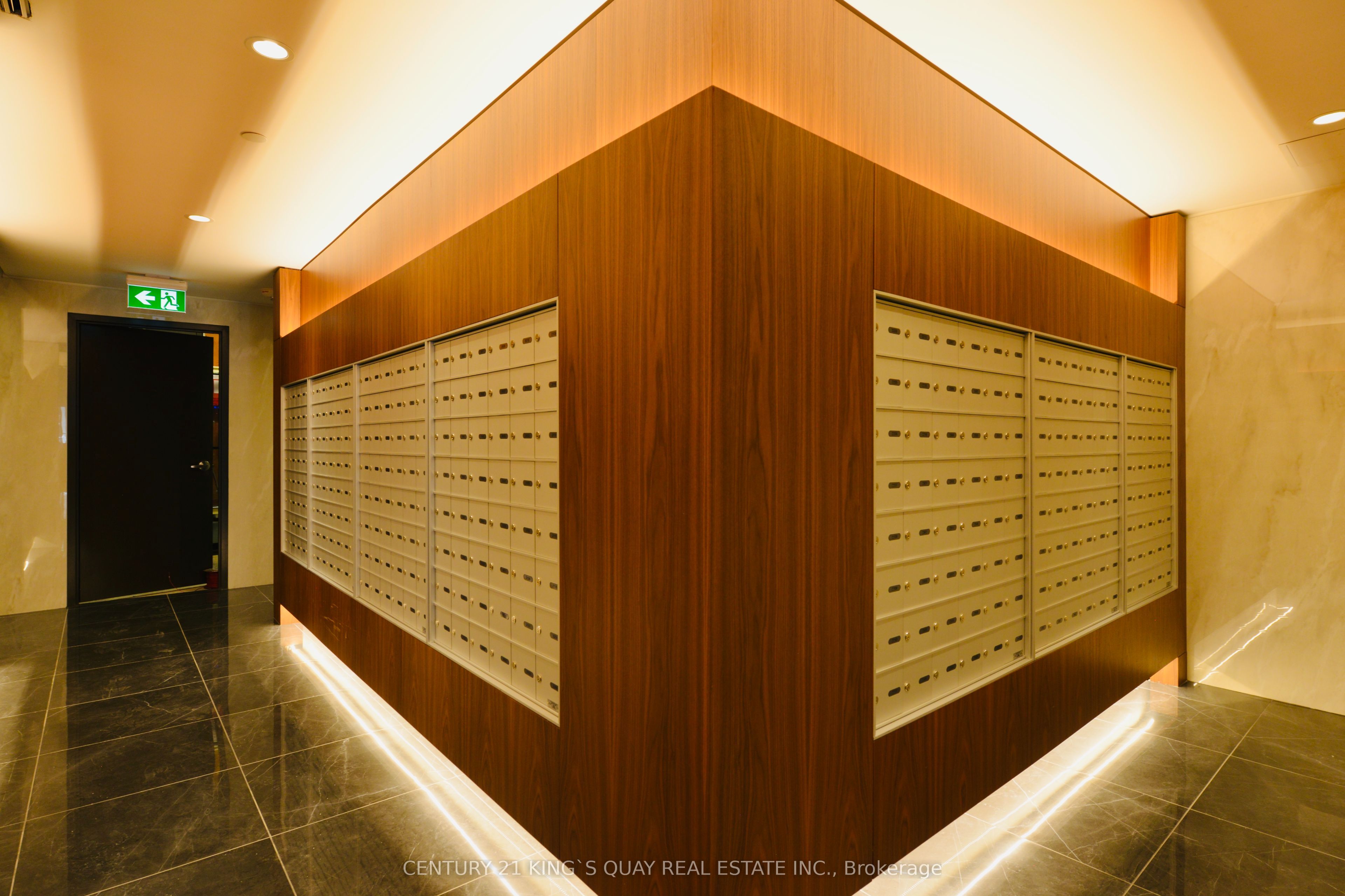 17 Bathurst Street 1806, Toronto, ON M5V 0N1 photo 4